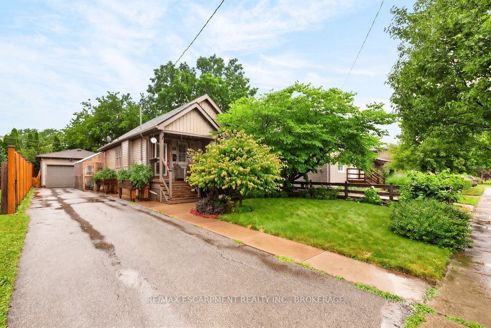 73 MARGERY Avenue, St. Catharines, ON L2R 6K2 photo 2