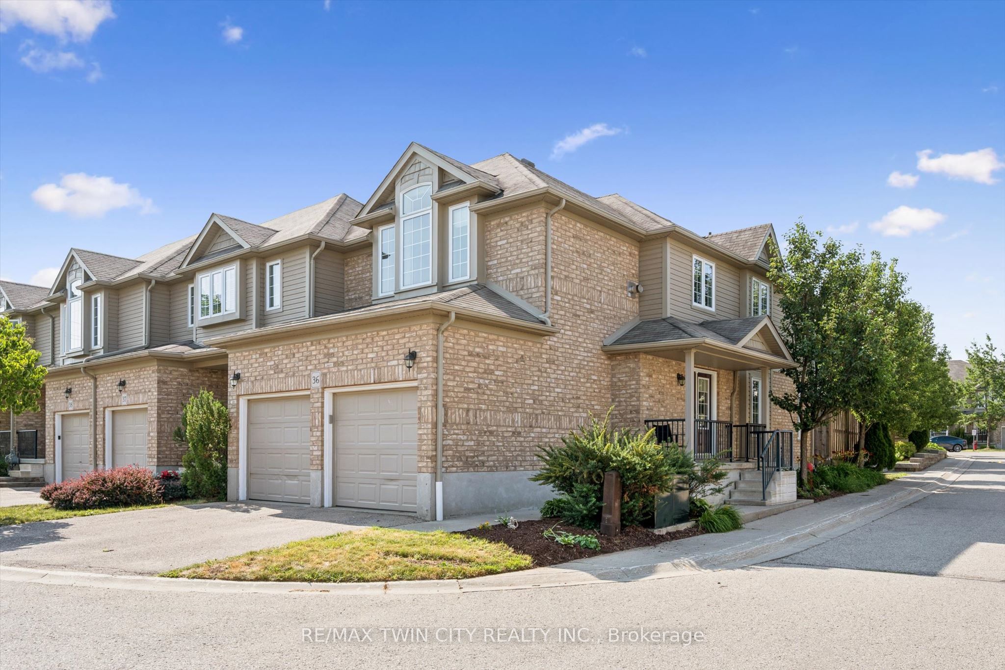 555 Chablis Drive 36, Waterloo, ON N2T 0A5 photo 2