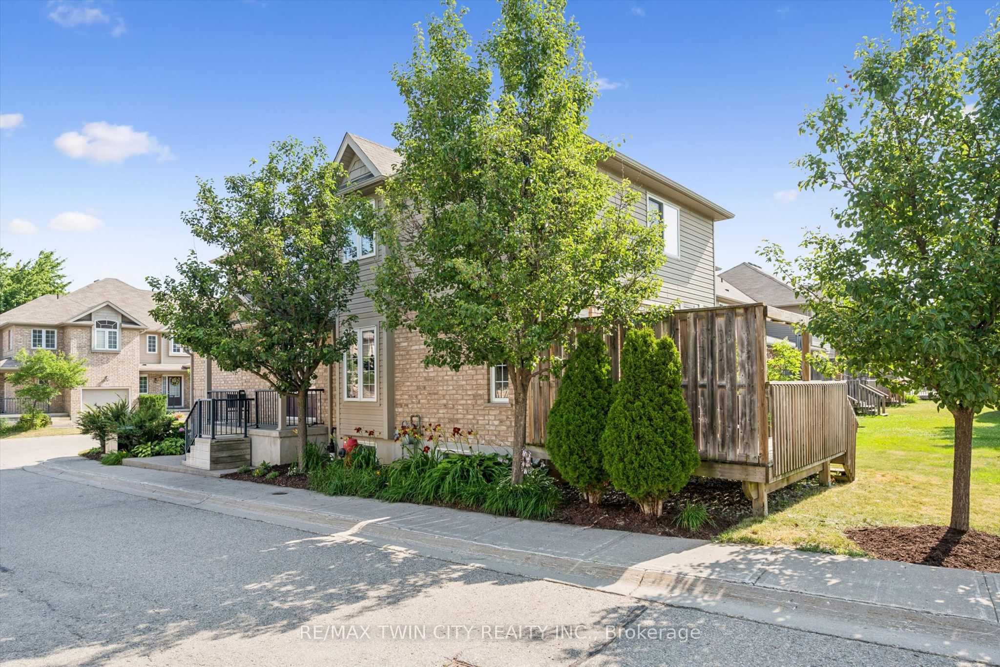 555 Chablis Drive 36, Waterloo, ON N2T 0A5 photo 4
