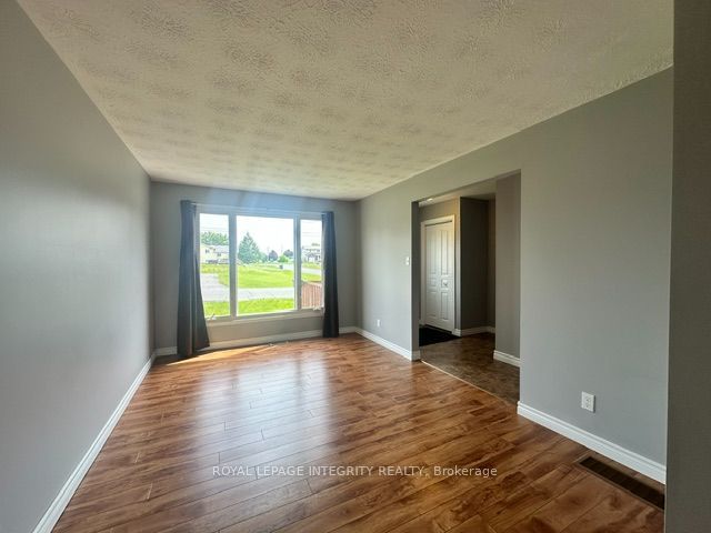3150 Poirier Avenue, Cornwall, ON K6K 1C8 photo 3