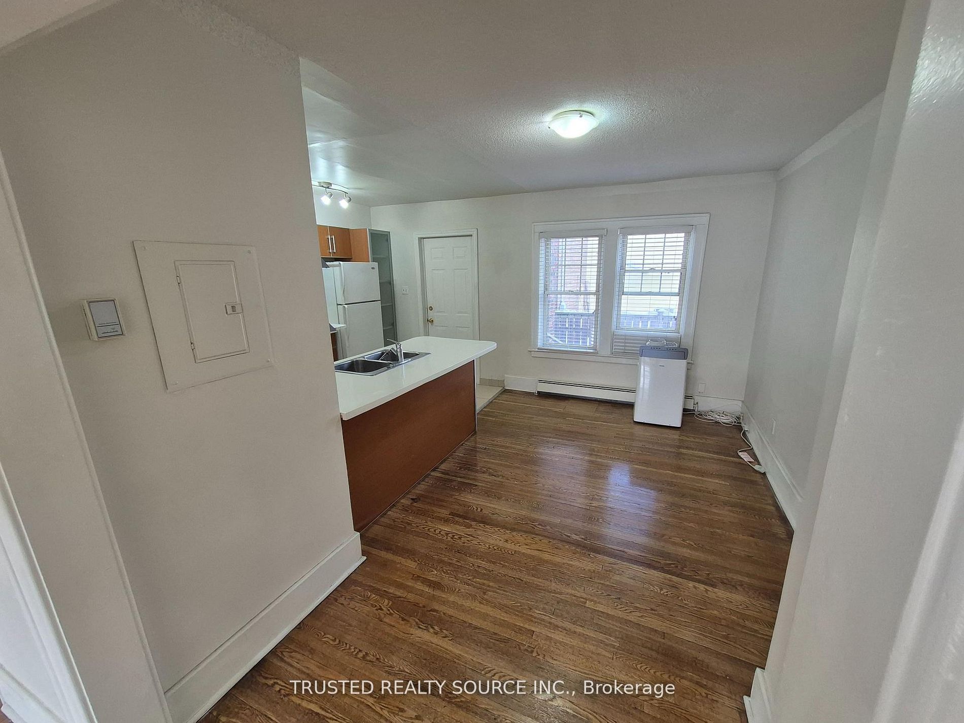 1614 Ontario Street #4, Windsor, ON N8Y 1M6 photo 5