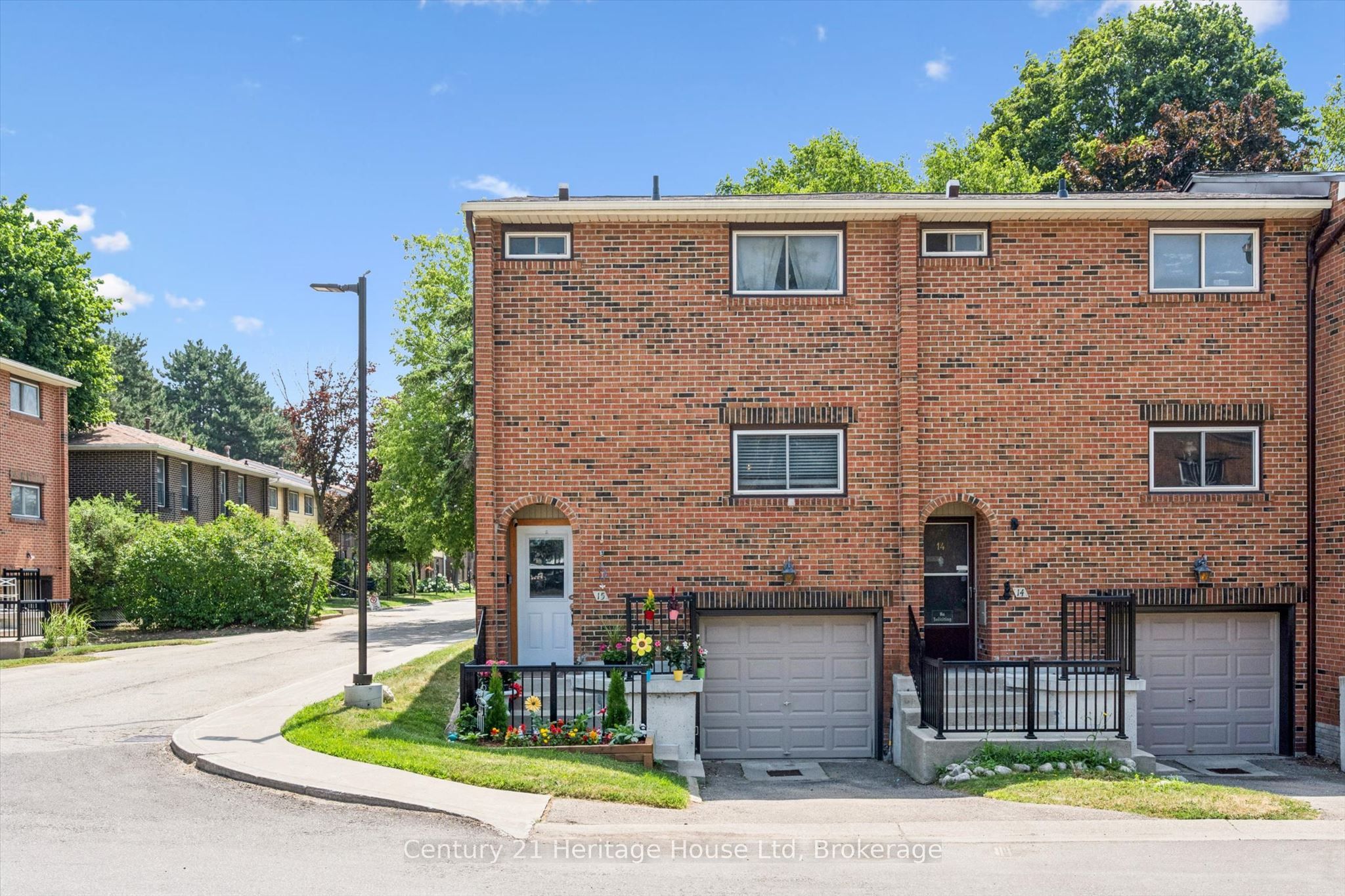 201 SILVERCREEK 15 Parkway N, Guelph, ON N1H 3T4