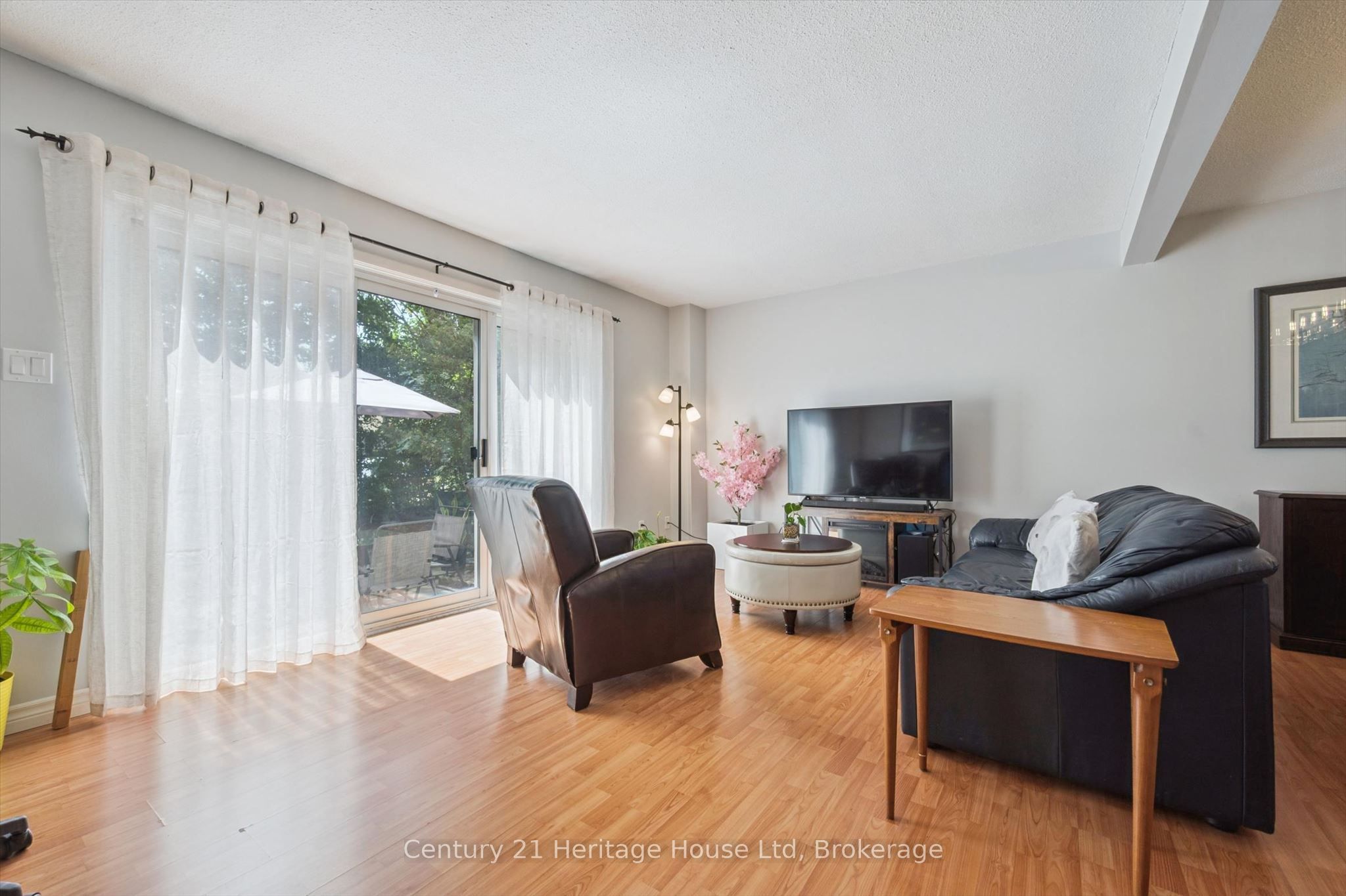 201 SILVERCREEK 15 Parkway N, Guelph, ON N1H 3T4 photo 4