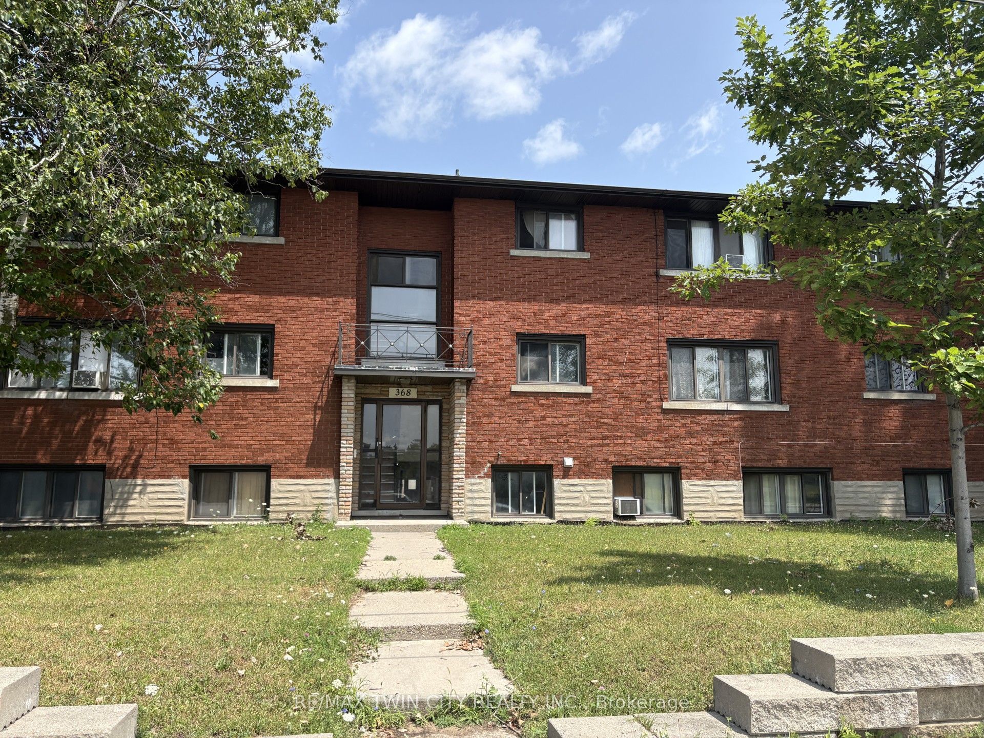 368 Weber Street W, Kitchener, ON N2H 4B2 photo 3