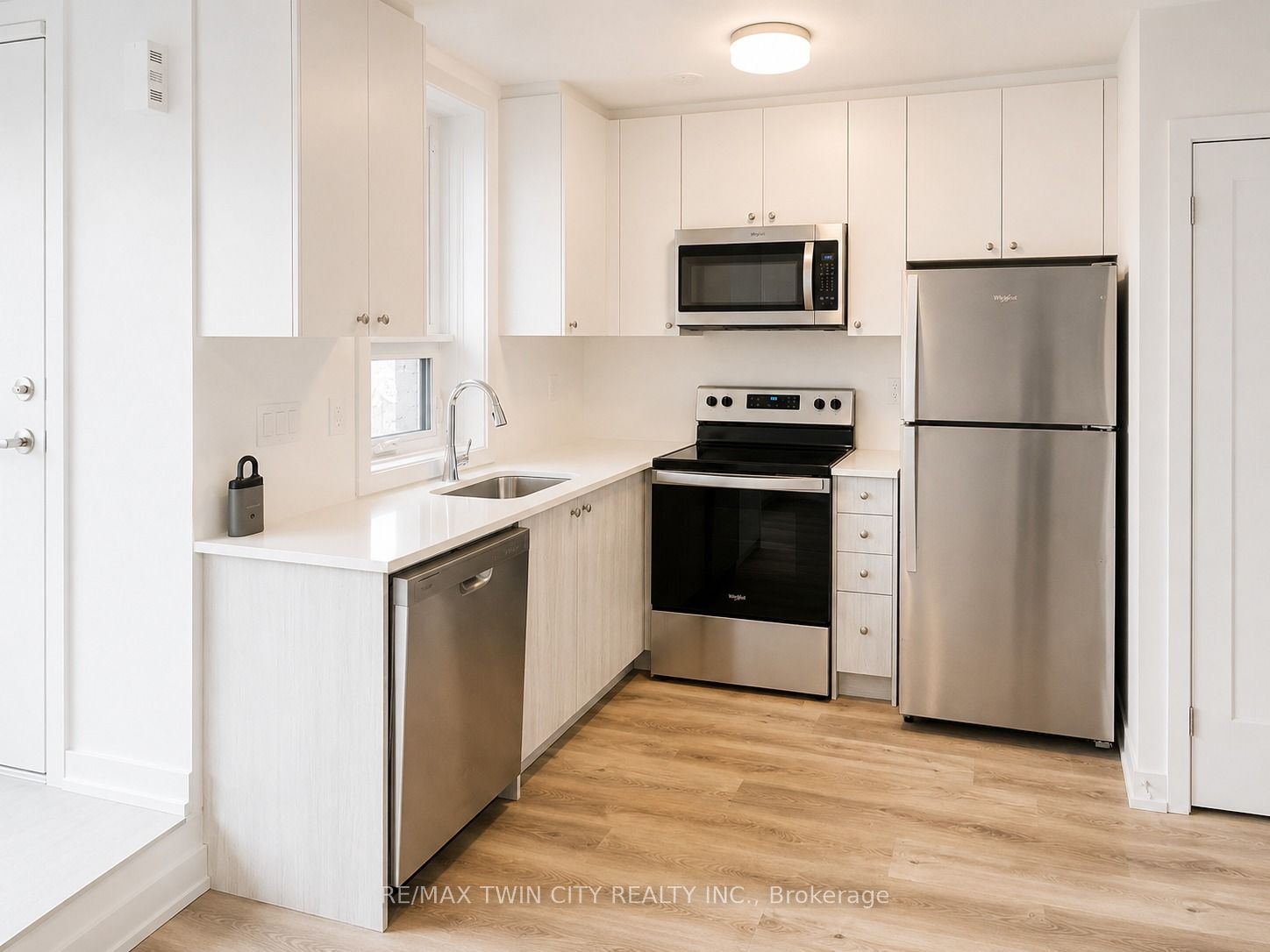 25 Palace Street Q24, Kitchener, ON N2E 3M6 photo 3