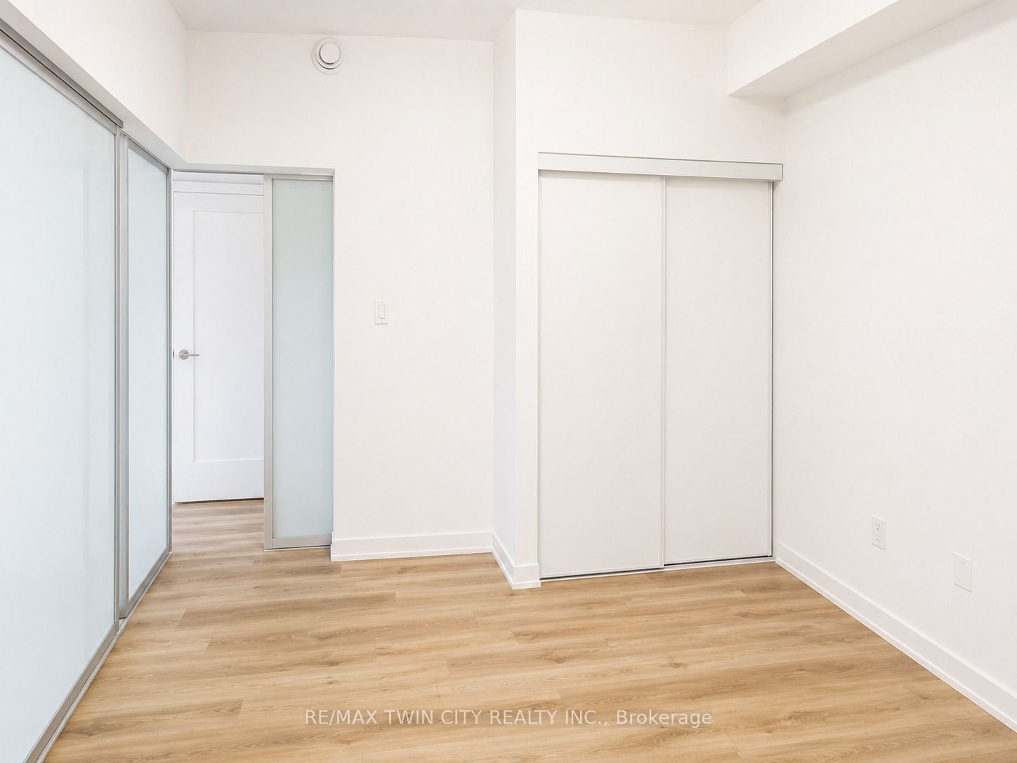 25 Palace Street Q24, Kitchener, ON N2E 3M6 photo 5