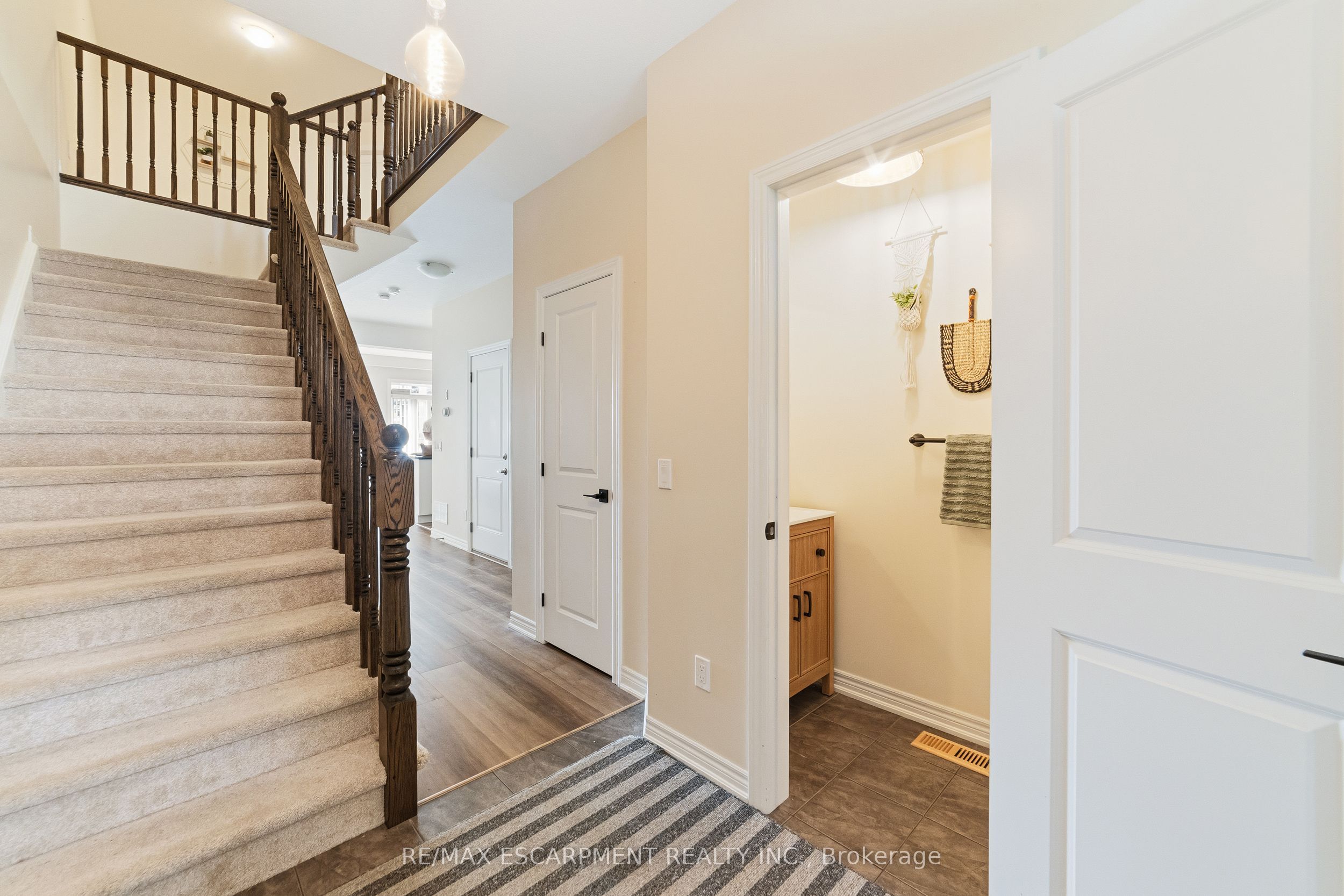 17 Southshore Crescent, Hamilton, ON L8E 0J3 photo 4