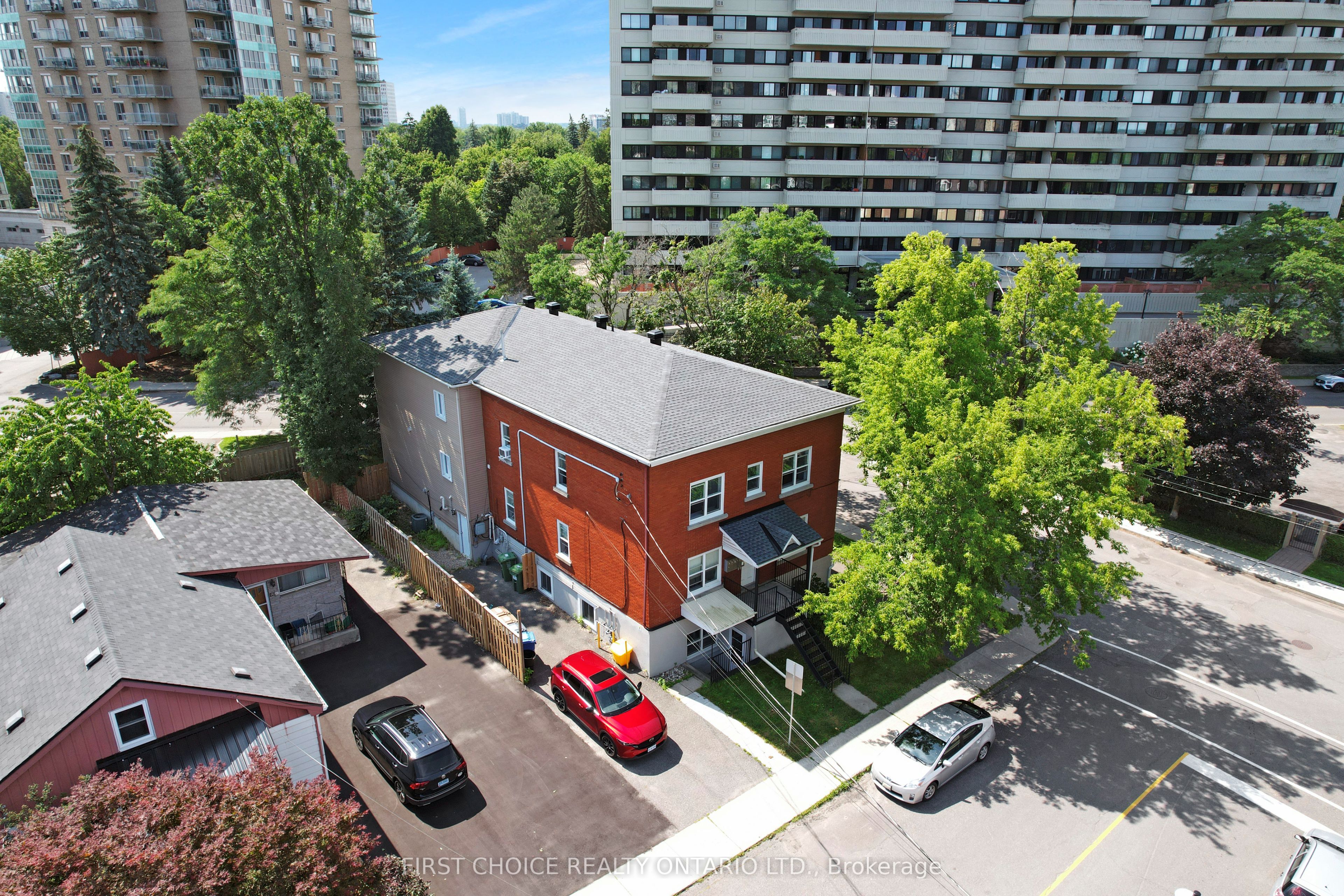 64 Genest Street, Vanier and Kingsview Park, ON K1L 7Z2 photo 3