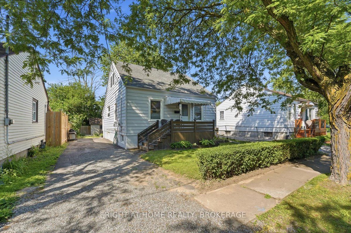 63 Plymouth Avenue, St. Catharines, ON L2R 2Y3 photo 2