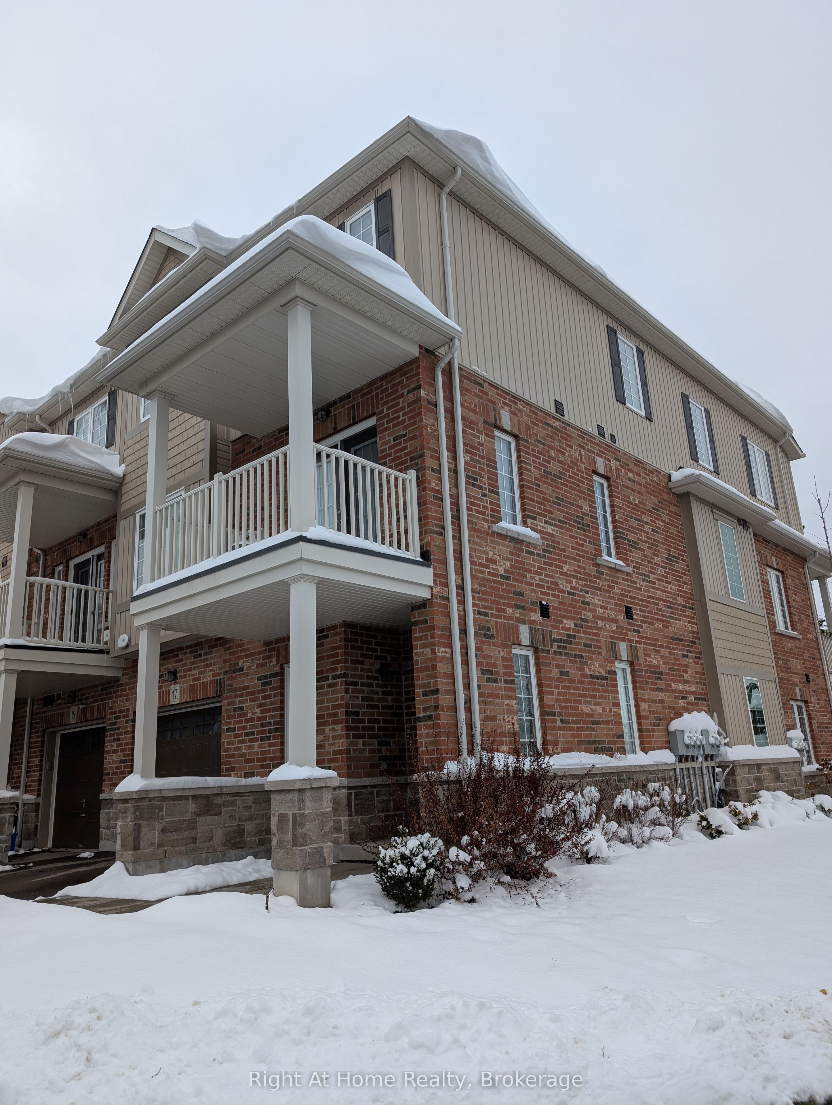 17 Roseberry Lane, Kitchener, ON N2B 0A9 photo 4