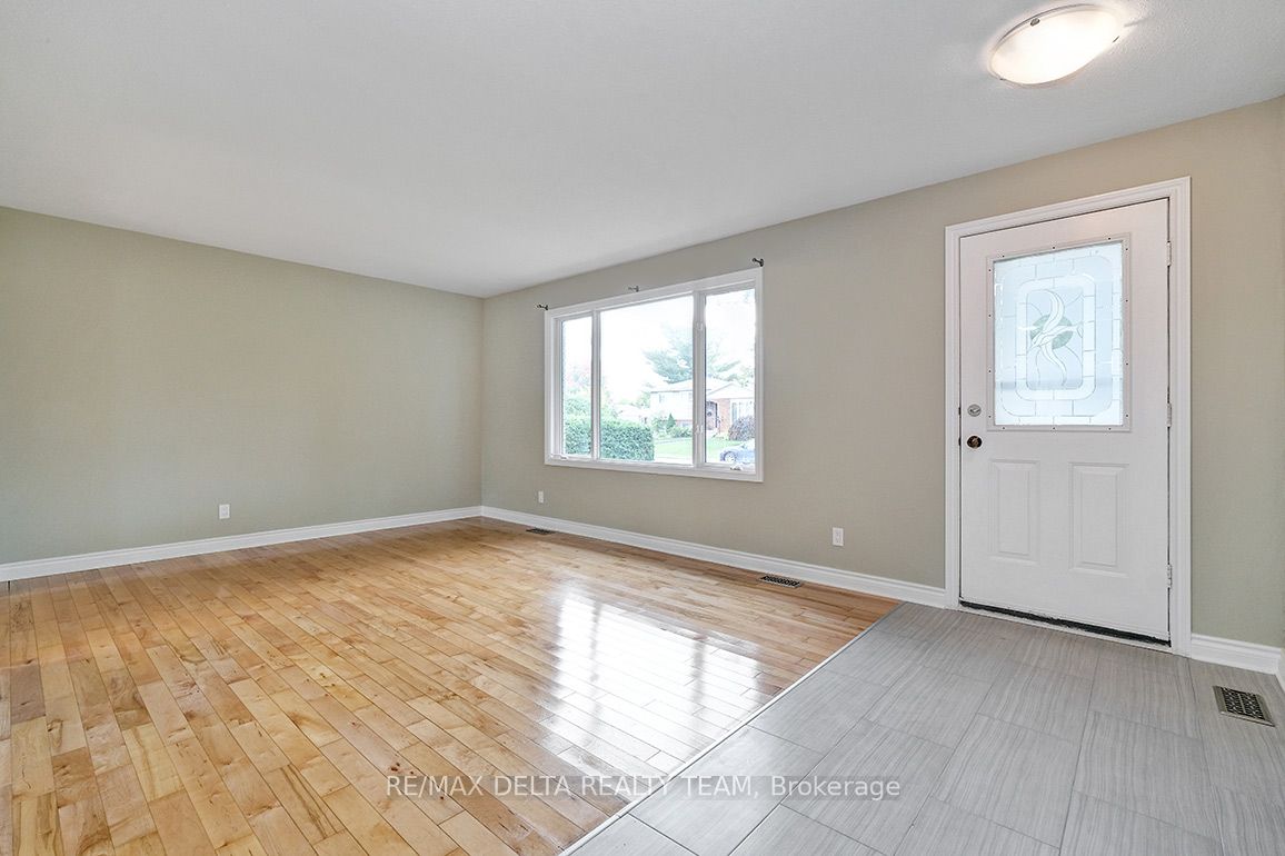 397 Phoenix Crescent, Orleans - Cumberland and Area, ON K1E 1V6 photo 5
