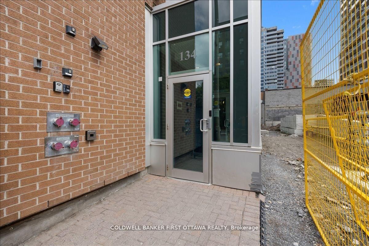 134 York Street 1203, Lower Town - Sandy Hill, ON K1N 1K8 photo 2