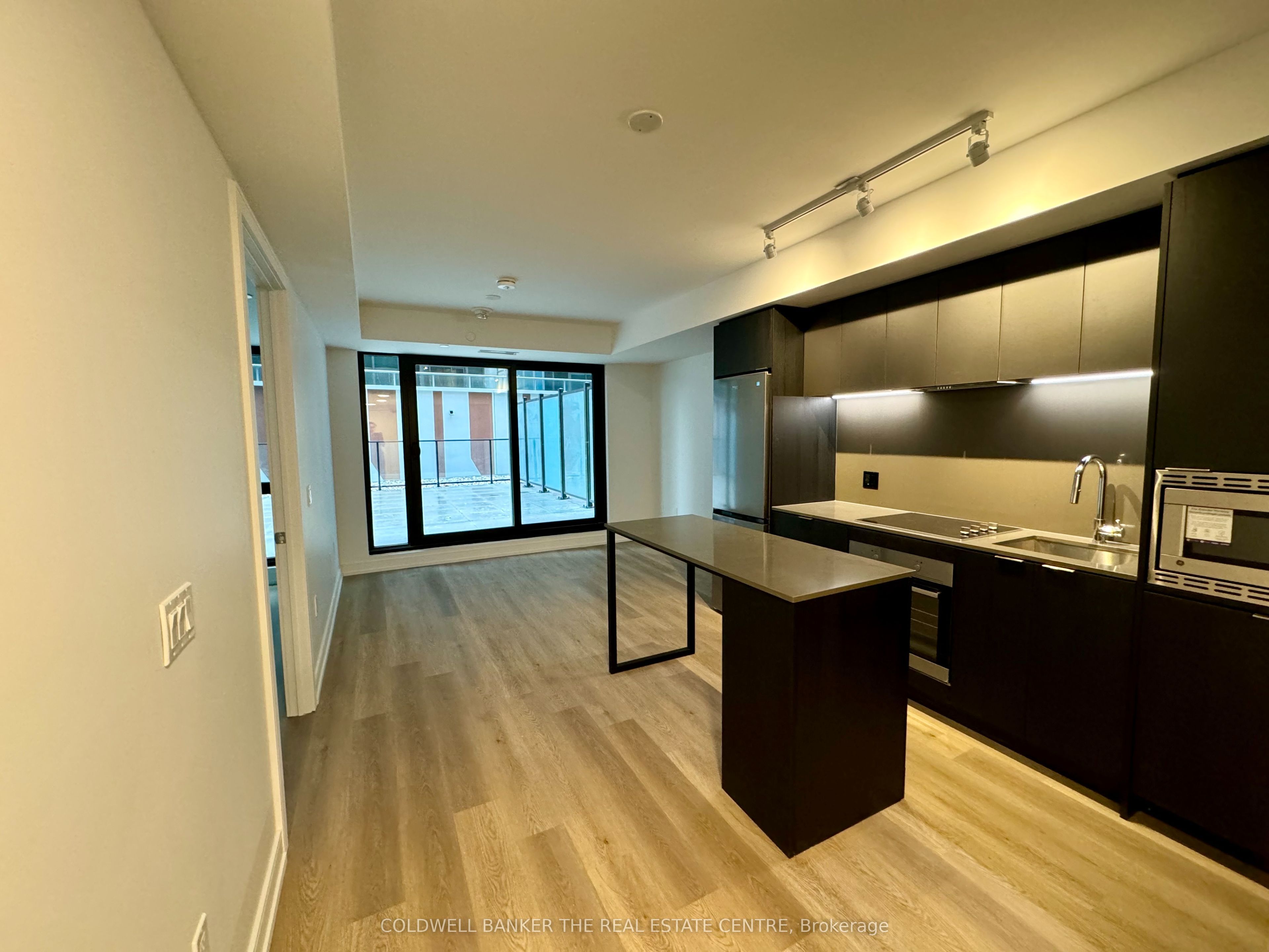 1 Jarvis Street 319, Hamilton, ON L8R 0A8 photo 3
