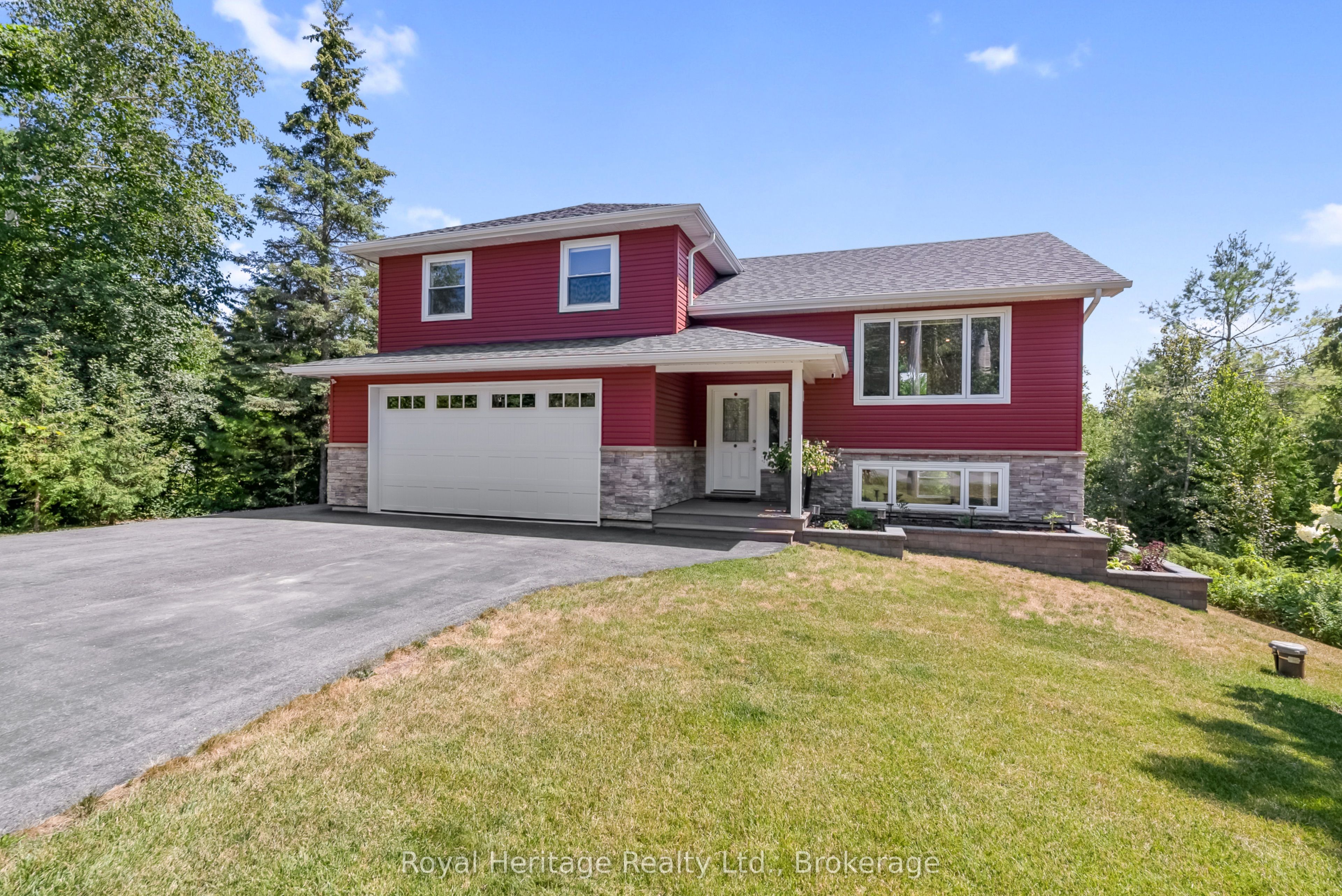 38 Clifford Drive, Kawartha Lakes, ON K0M 1L0