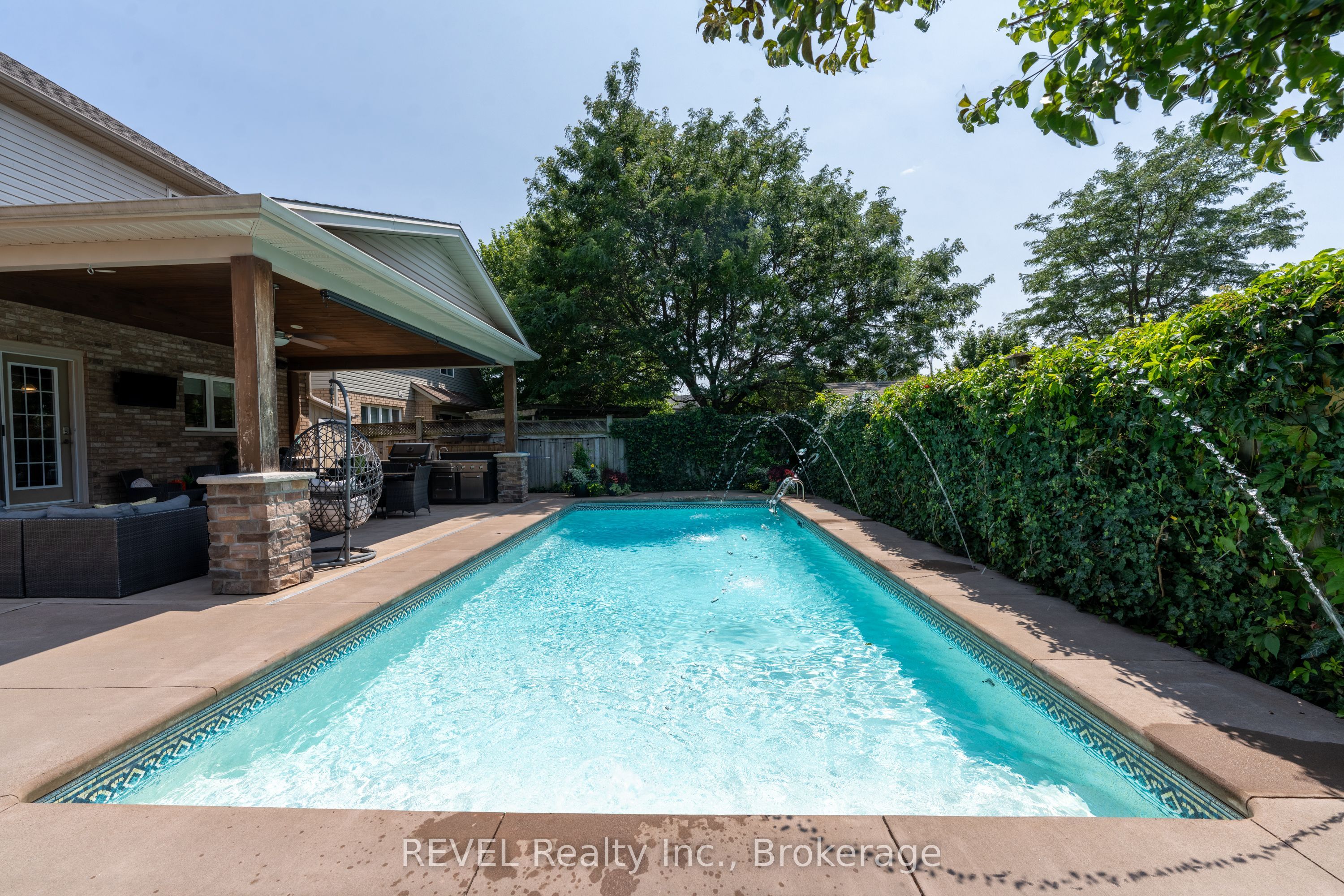 3 Fosh Court, St. Catharines, ON L2S 4A9