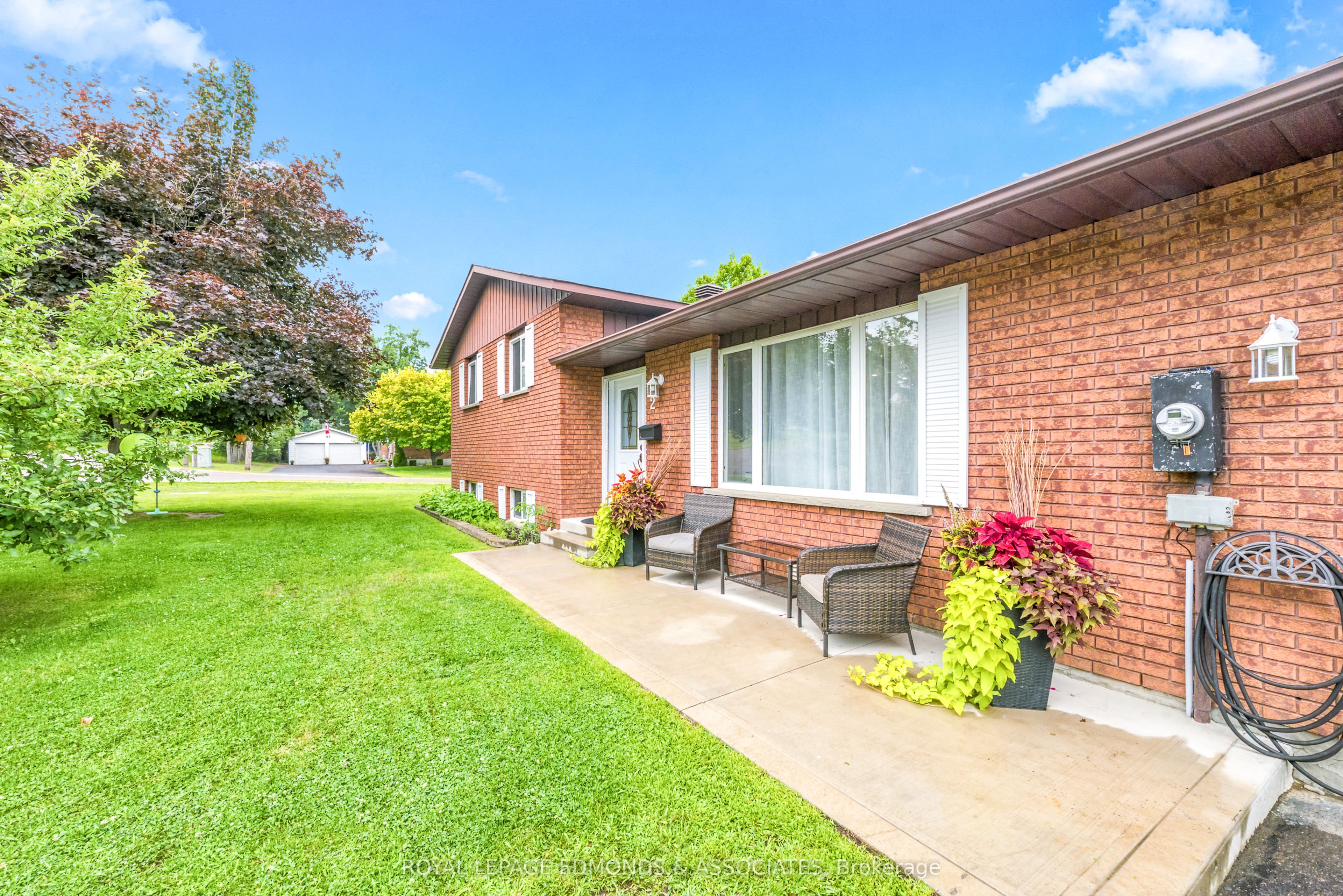 2 Herman Street, Petawawa, ON K8H 3J8 photo 5