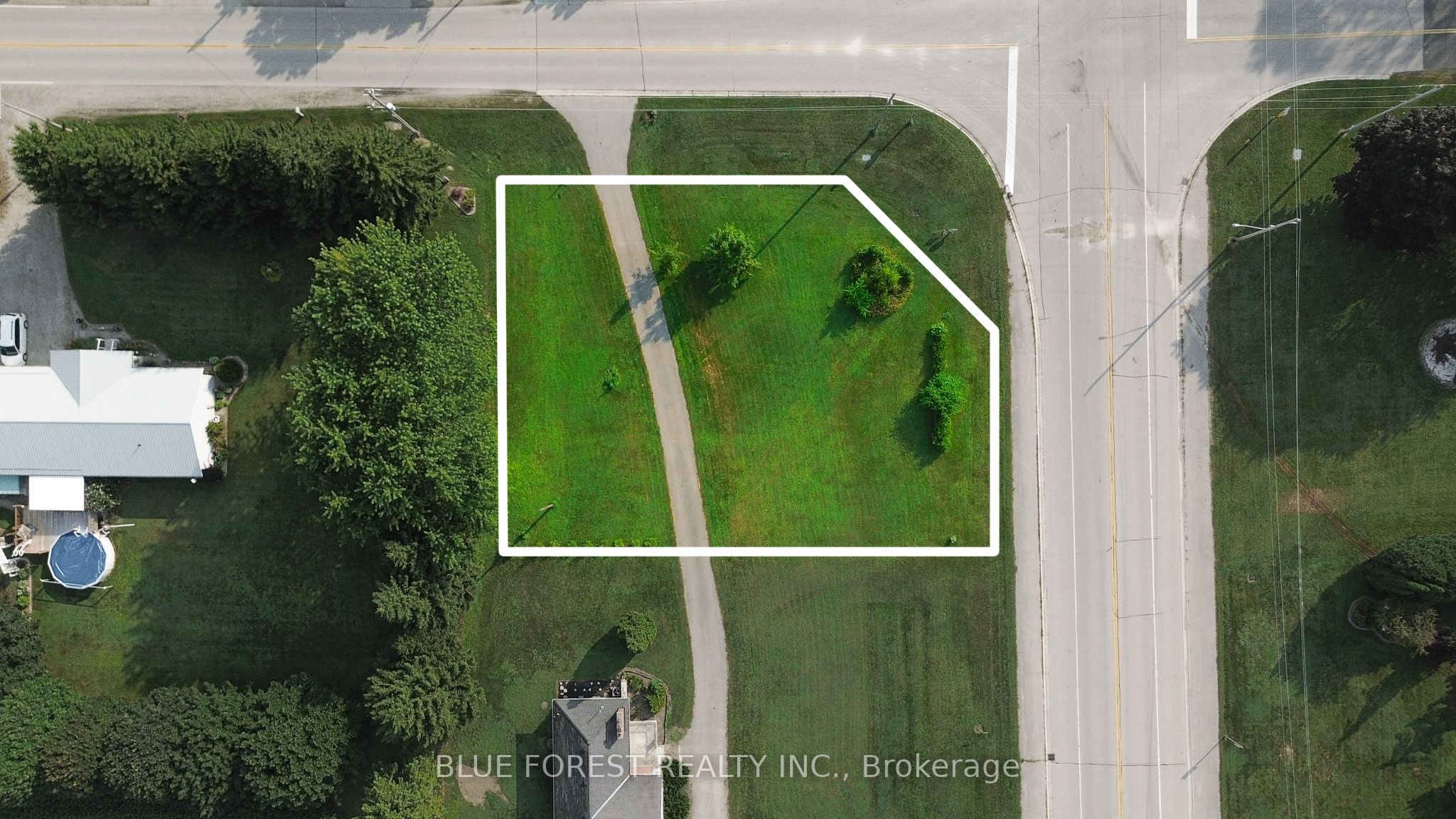 9385 Furnival Road, West Elgin, ON N0L 2C0 photo 3