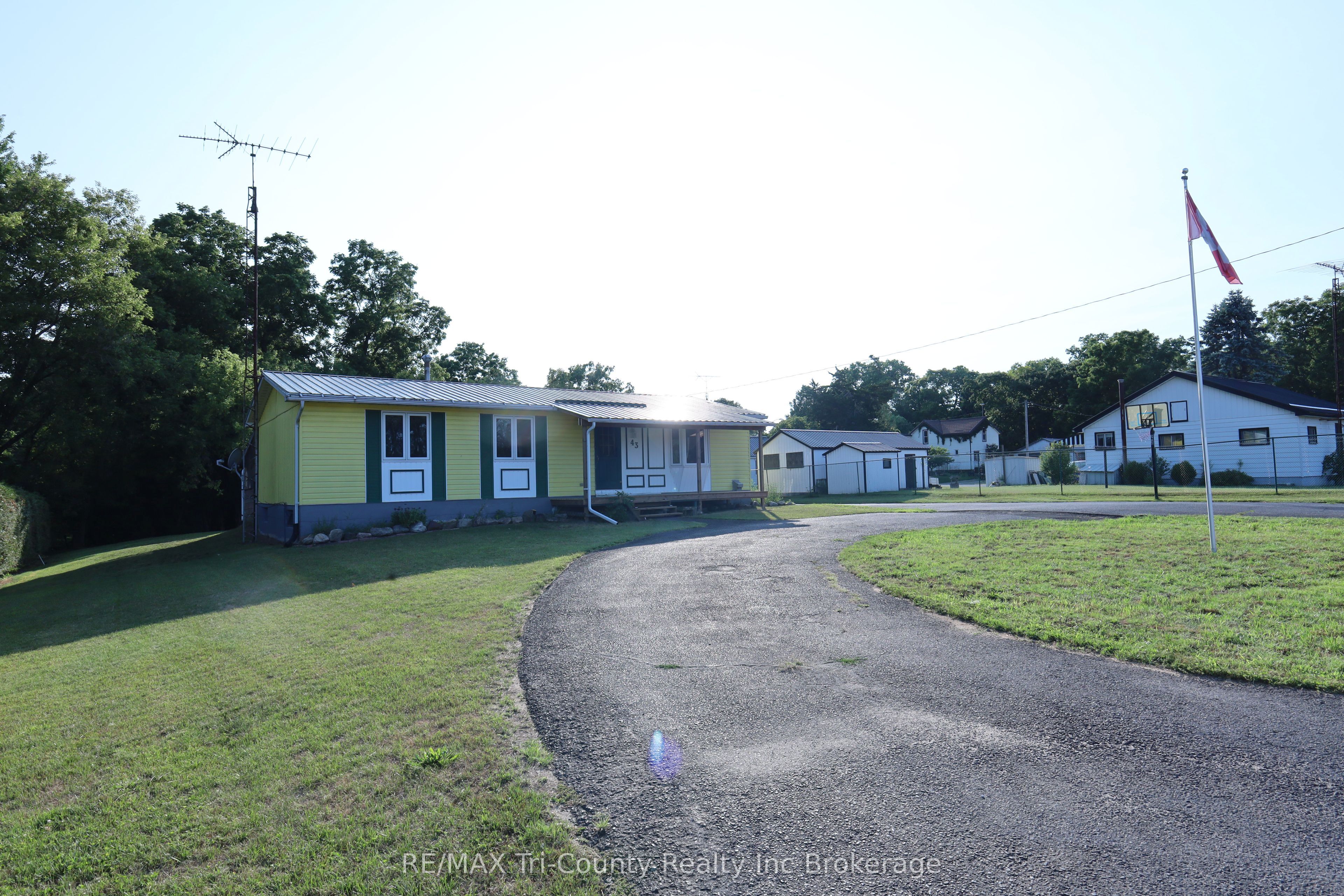 43 South Street, Norfolk, ON N0E 1X0 photo 2