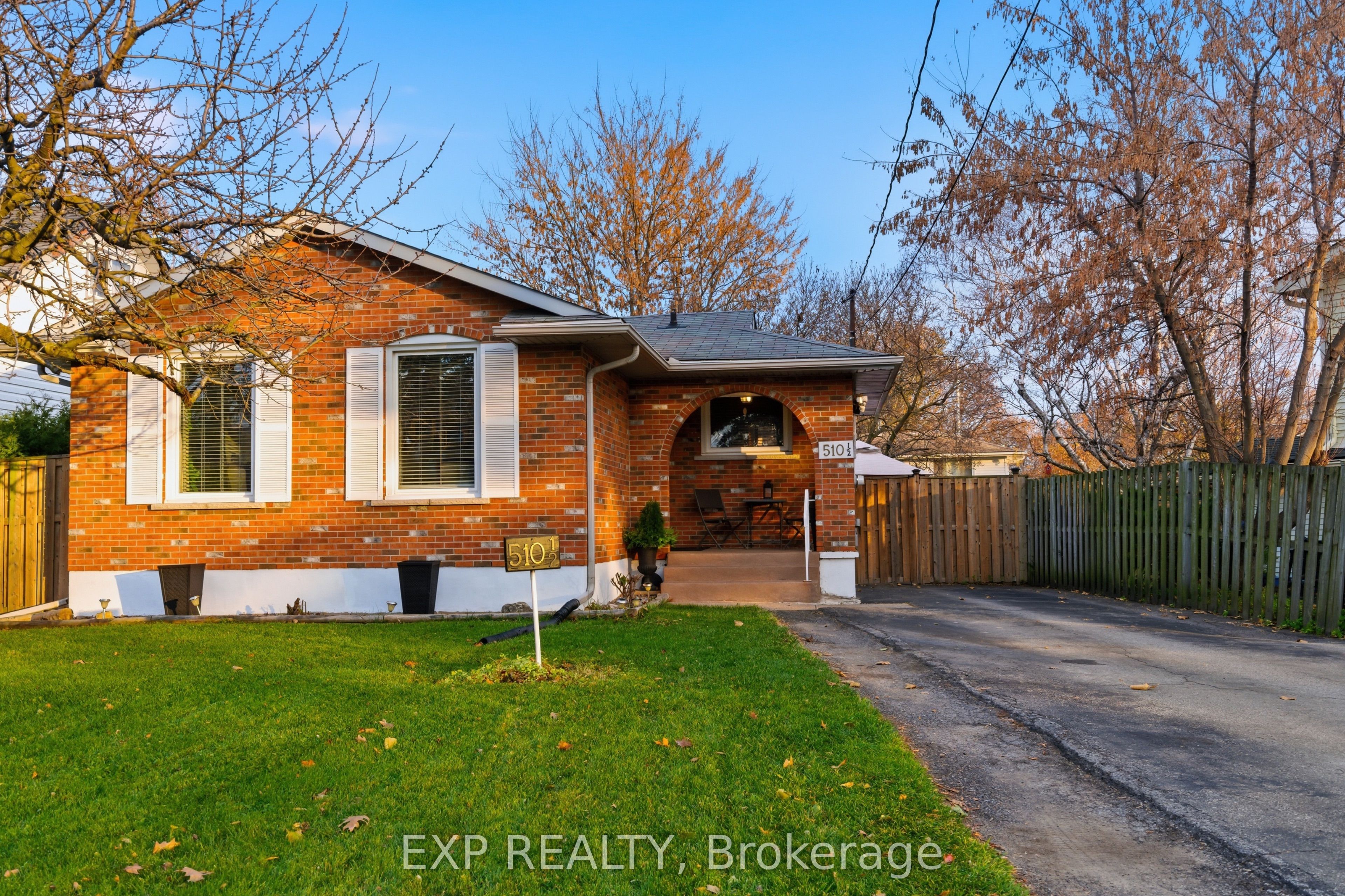 510 1/2 Niagara Street, St. Catharines, ON L2M 3P5