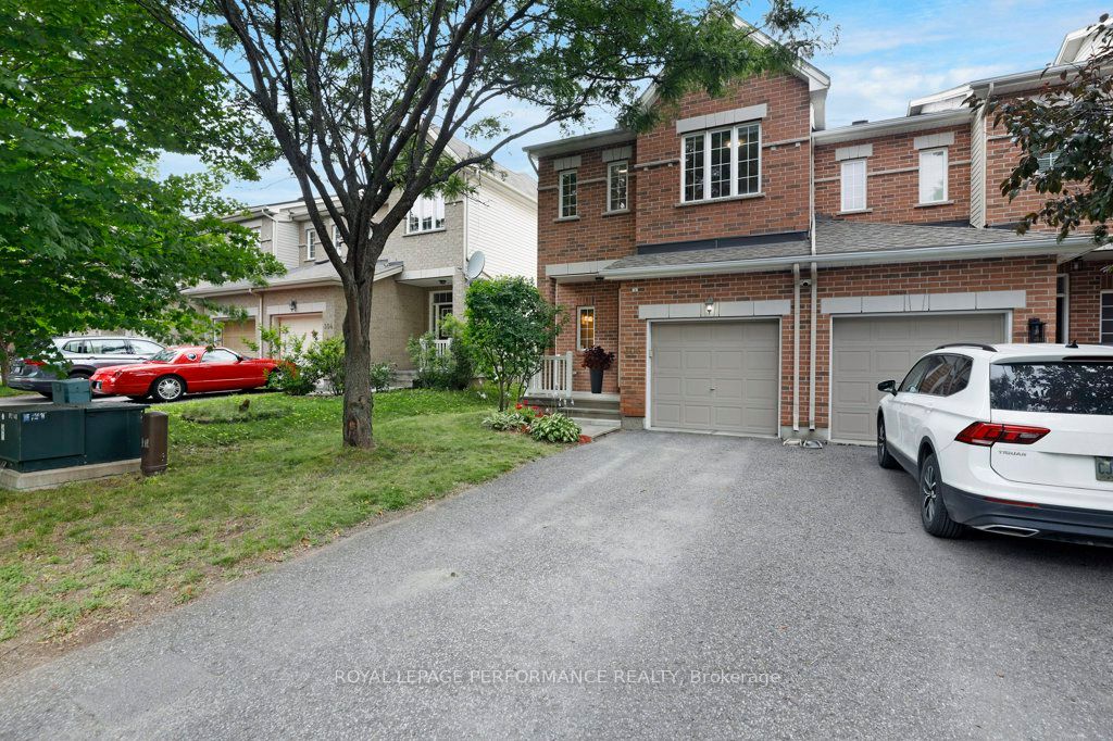 306 Waymark Crescent, Kanata, ON K2M 0A4 photo 2