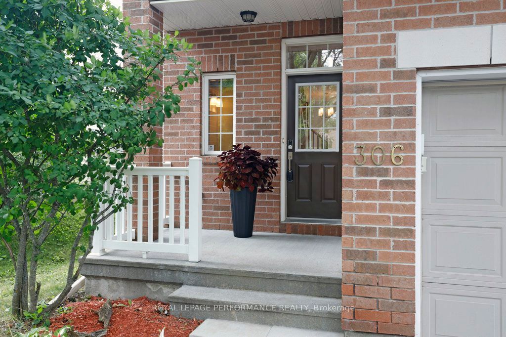 306 Waymark Crescent, Kanata, ON K2M 0A4 photo 4
