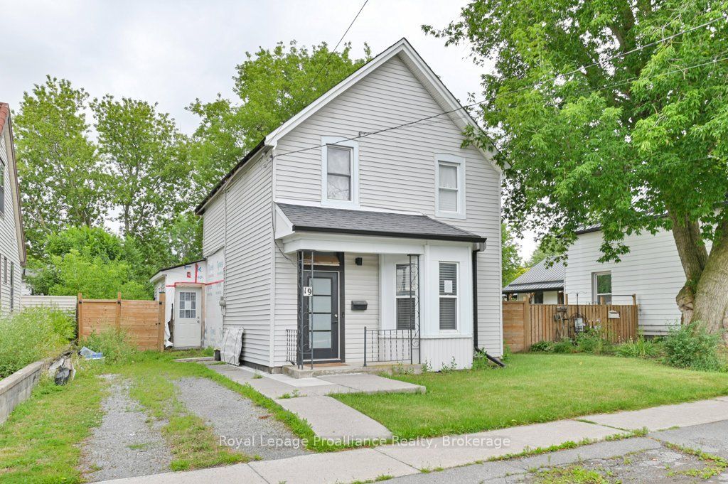 19 Bettes Street, Belleville, ON K8N 3W4 photo 2