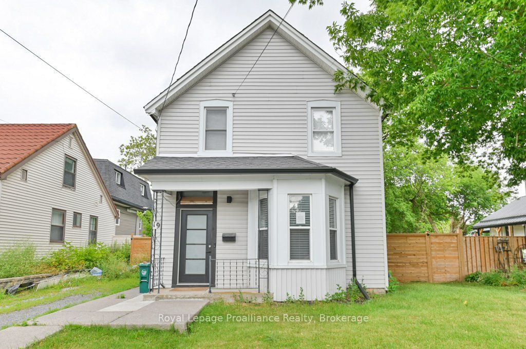 19 Bettes Street, Belleville, ON K8N 3W4 photo 3