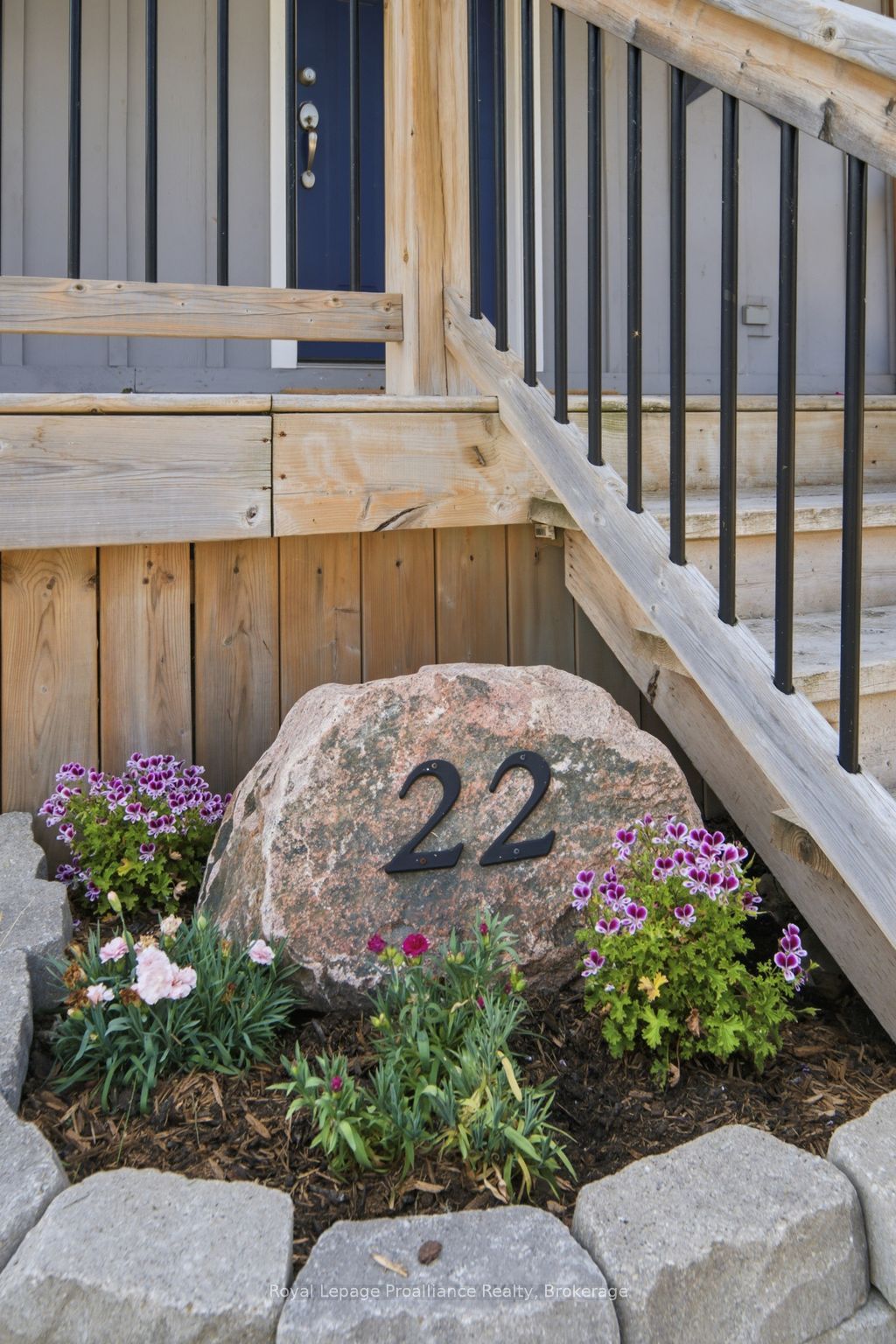 22 Flindall Street, Quinte West, ON K8V 3E3 photo 3