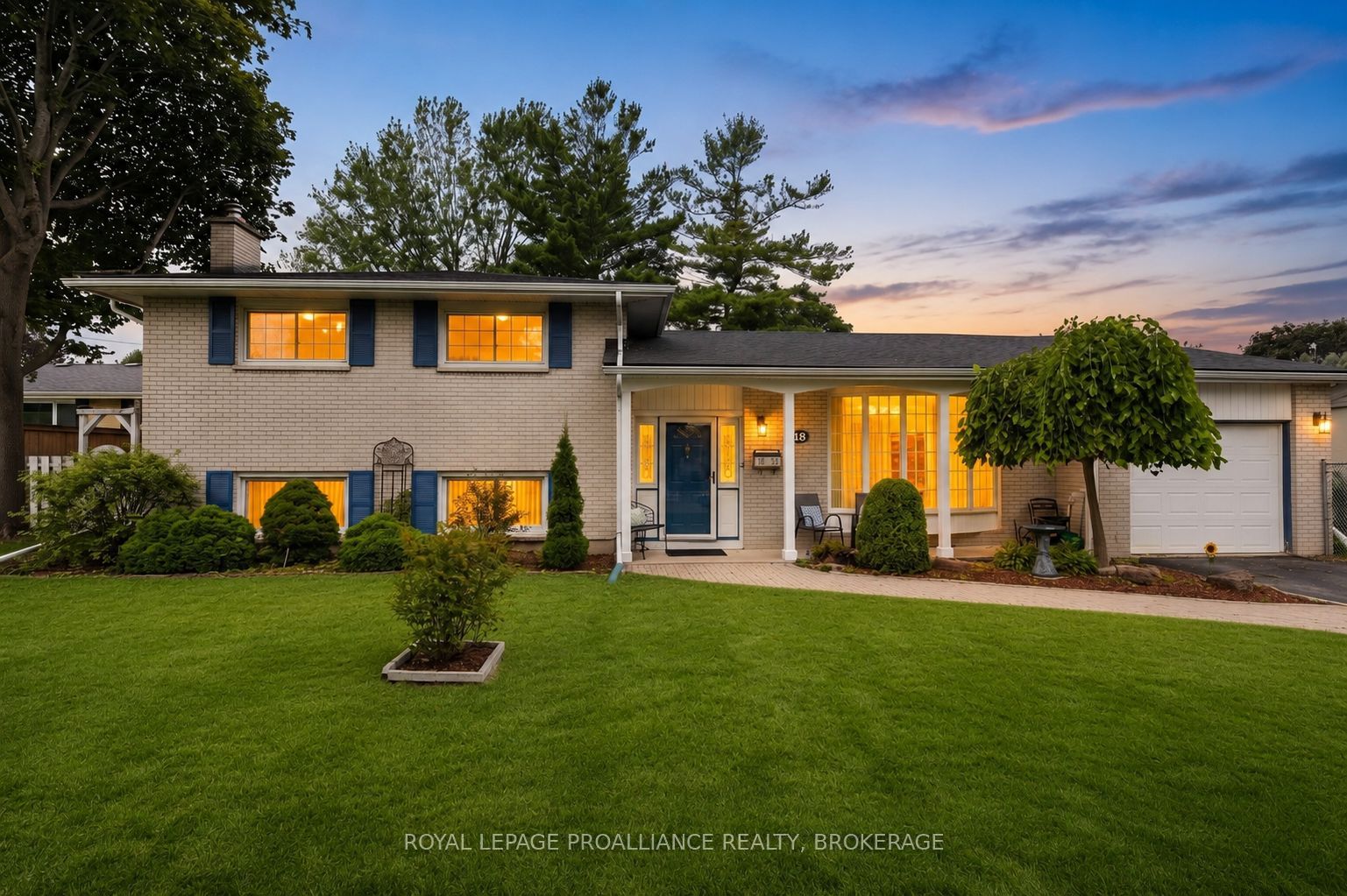 18 Casterton Avenue, Kingston, ON K7M 1R5