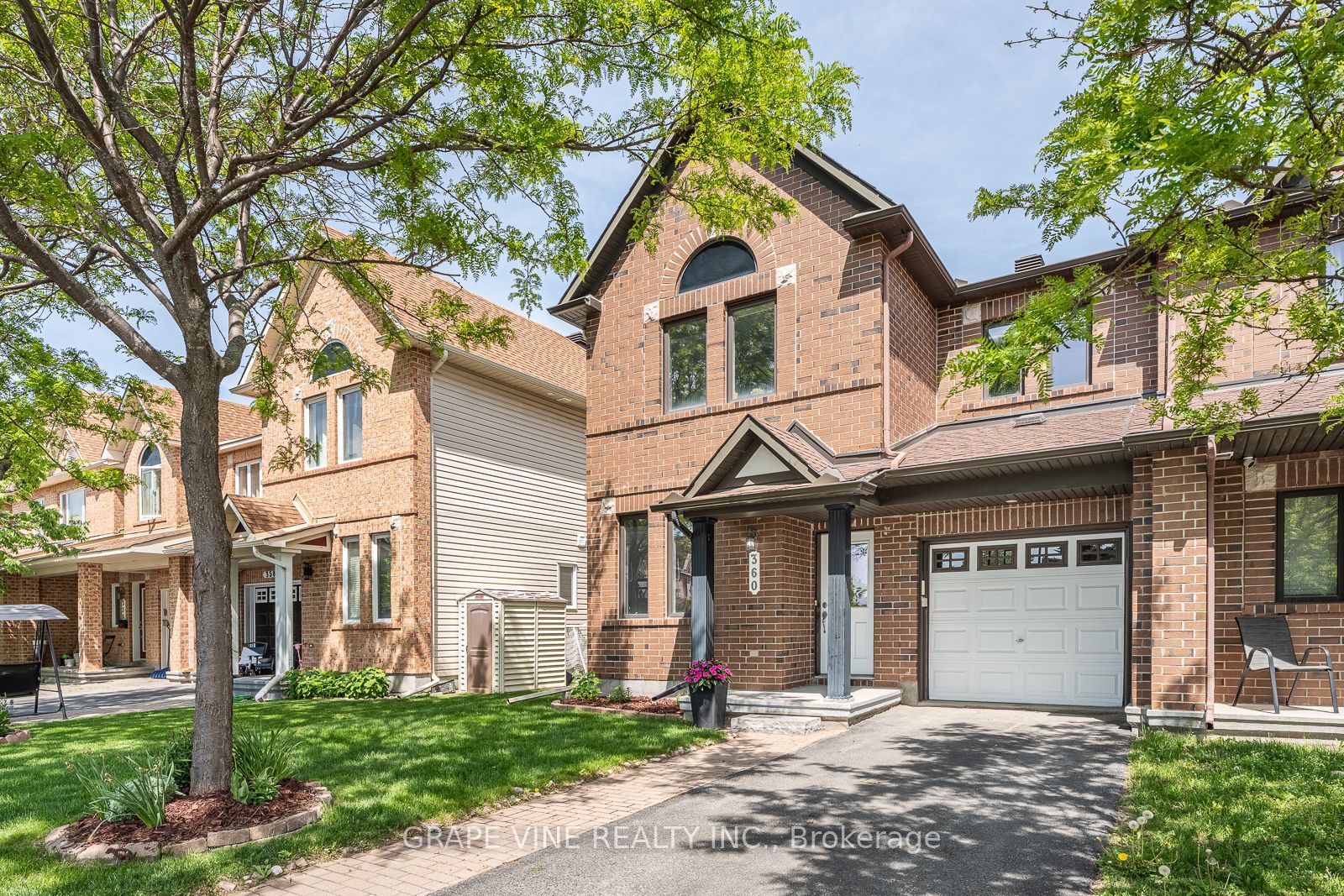 360 BALINROAN Crescent, Barrhaven, ON K2J 3T9 photo 2