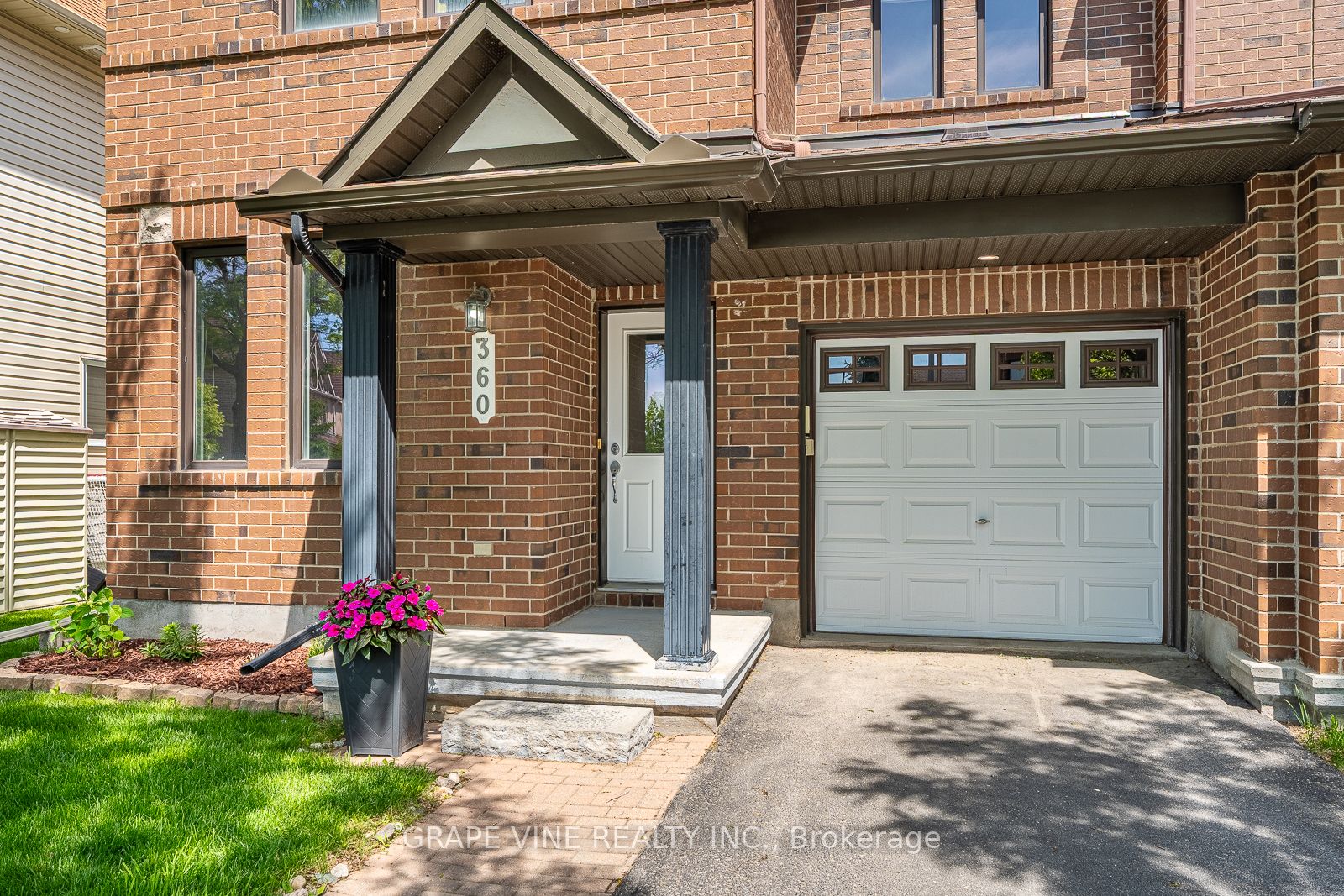 360 BALINROAN Crescent, Barrhaven, ON K2J 3T9 photo 3