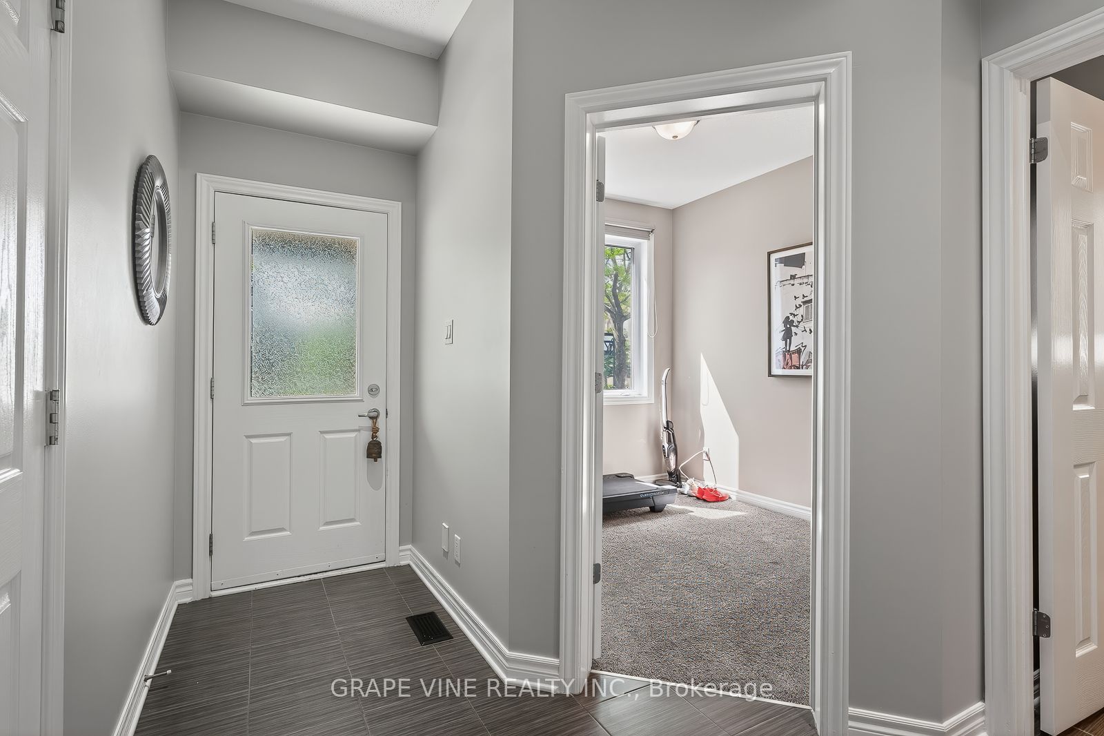 360 BALINROAN Crescent, Barrhaven, ON K2J 3T9 photo 4
