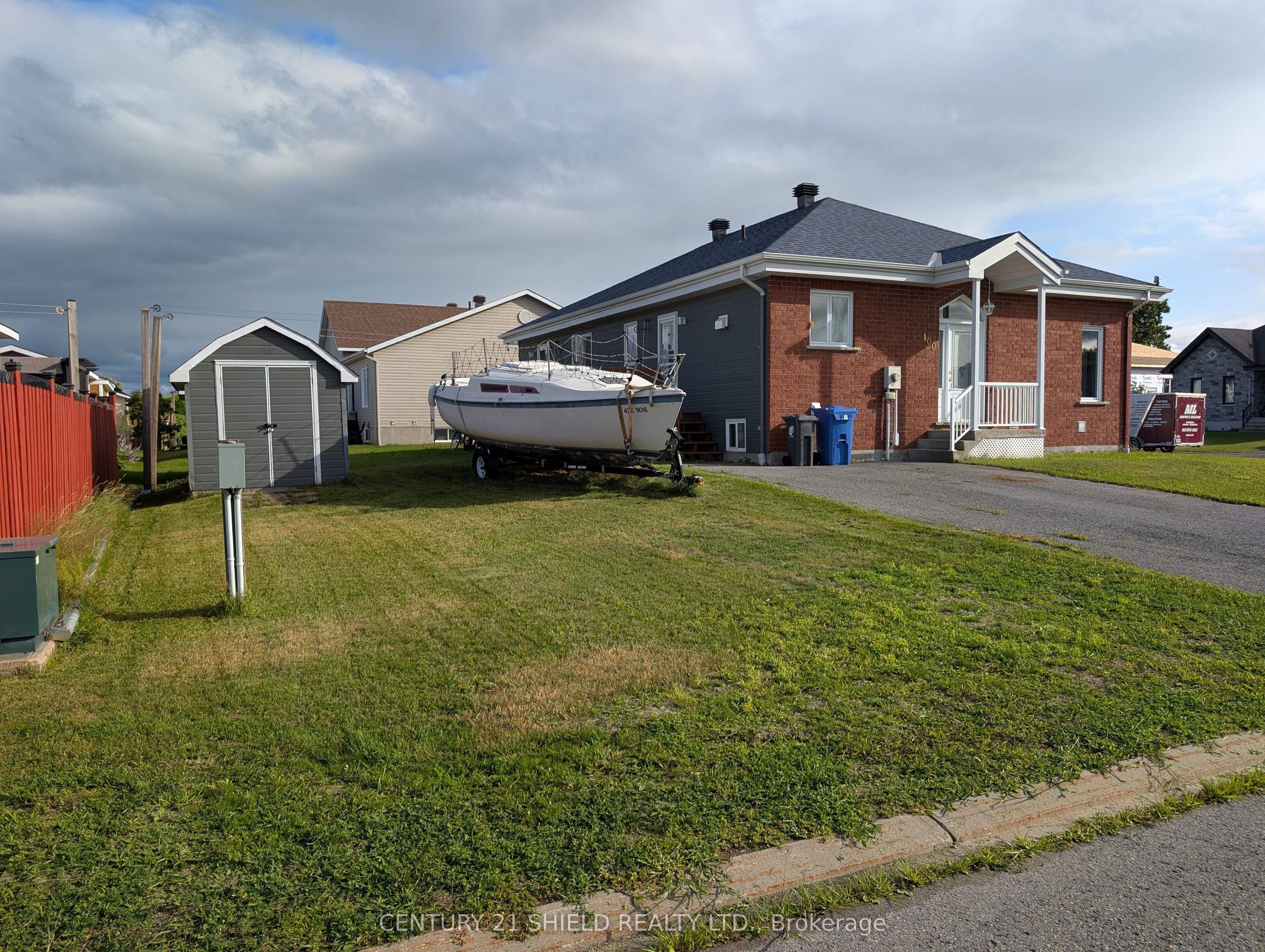 100 Richard Street, Alfred and Plantagenet, ON K0B 1A0