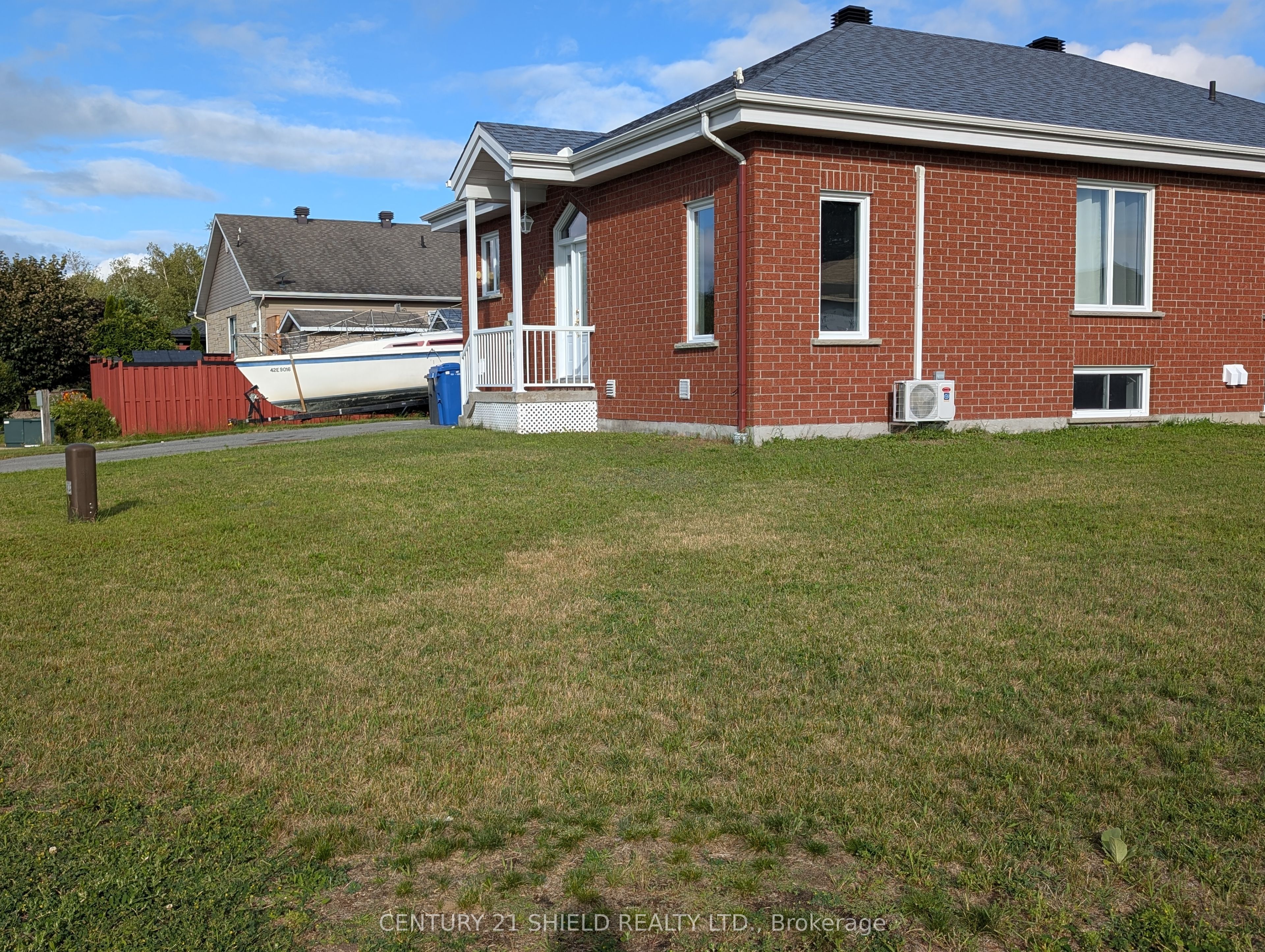 100 Richard Street, Alfred and Plantagenet, ON K0B 1A0 photo 2