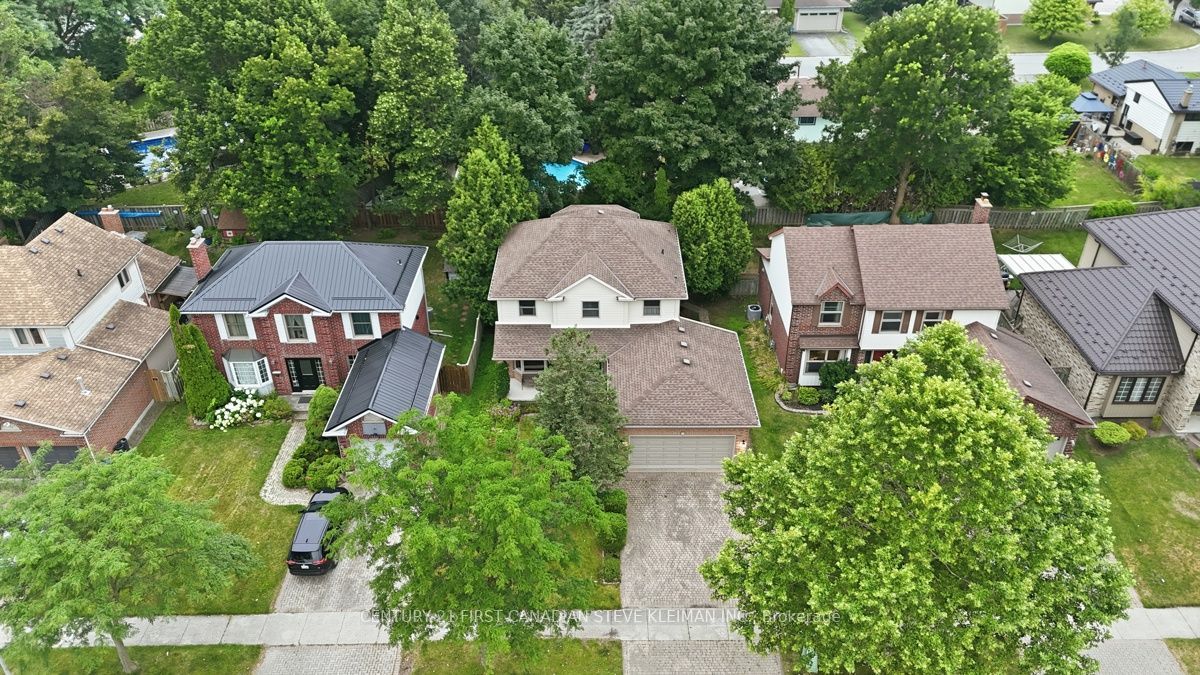 39 Martinet Avenue, London East, ON N5V 4B7