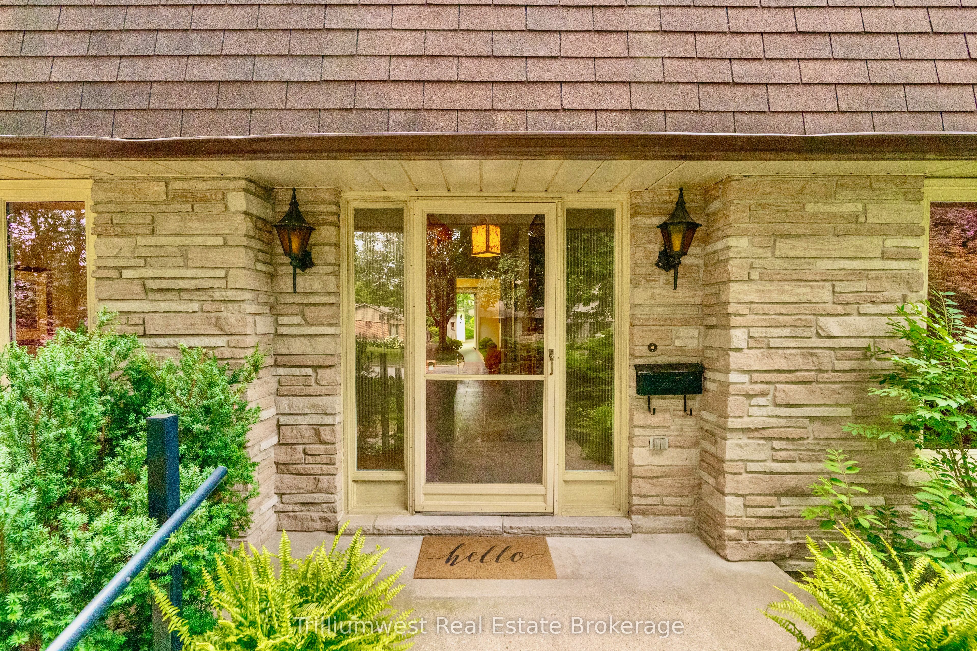 32 Waverley Drive, Guelph, ON N1E 6C8 photo 4