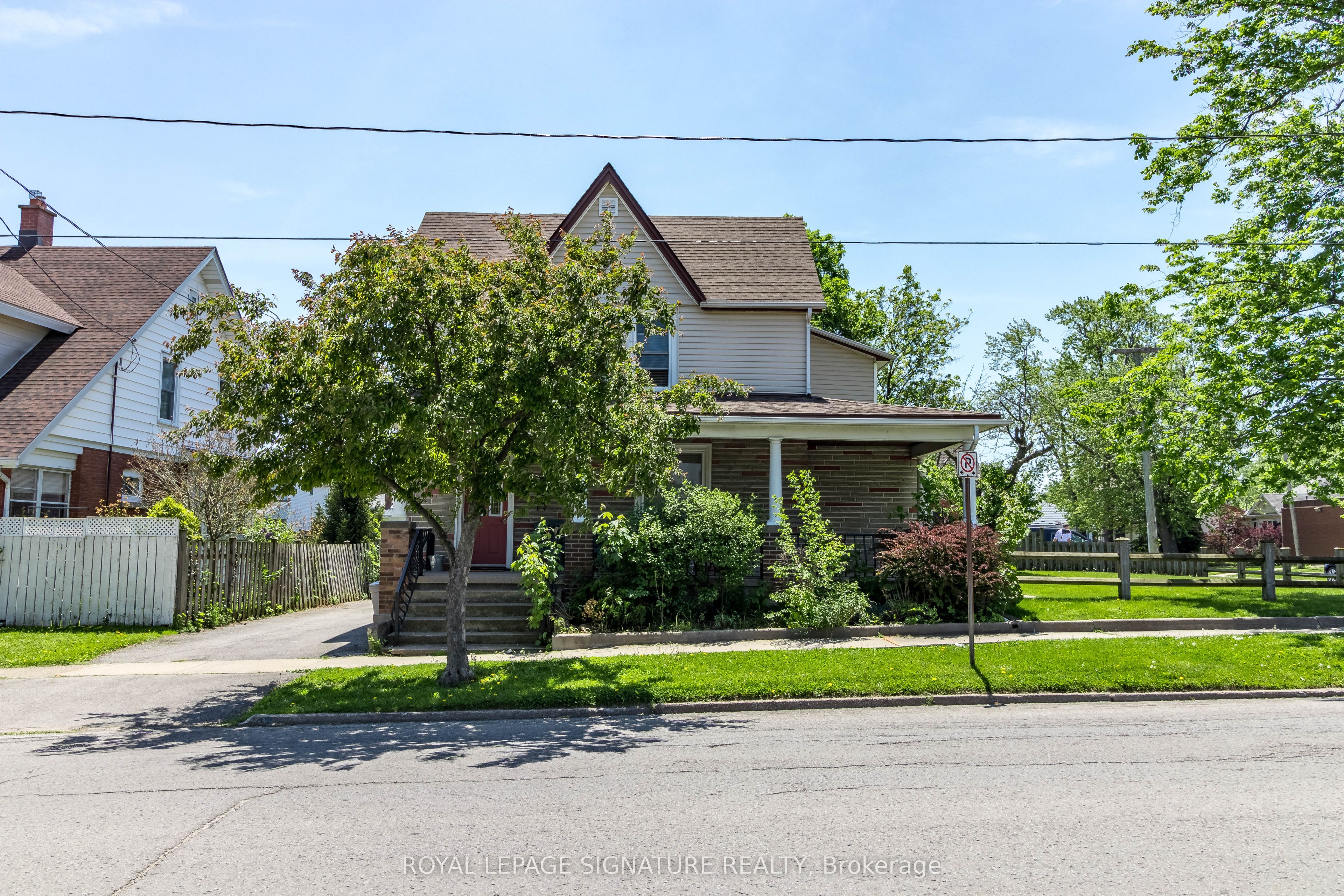 23 Sullivan Avenue, Thorold, ON L2V 2Y3