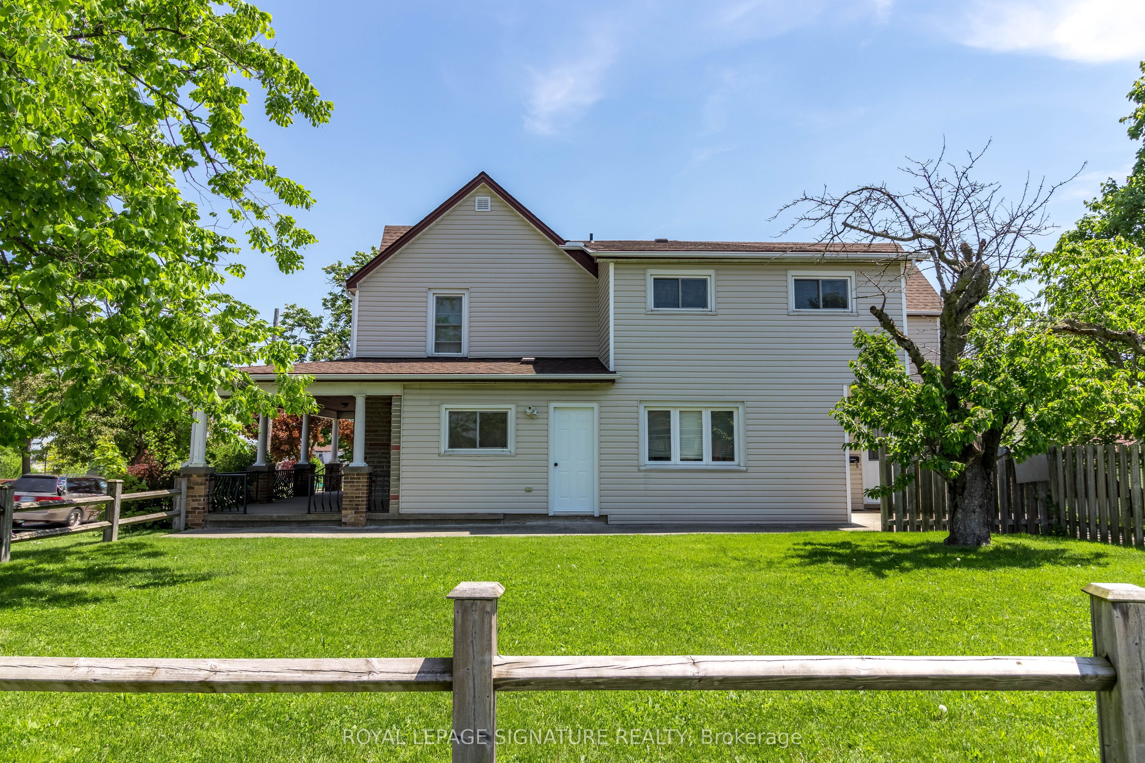 23 Sullivan Avenue, Thorold, ON L2V 2Y3 photo 2