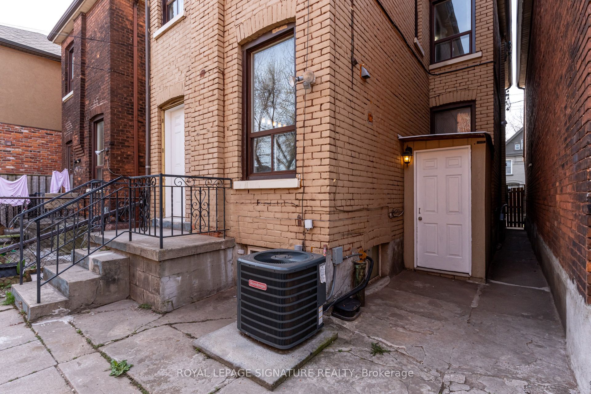 212 Wellington Street N Bsmt, Hamilton, ON L8L 5A5 photo 2