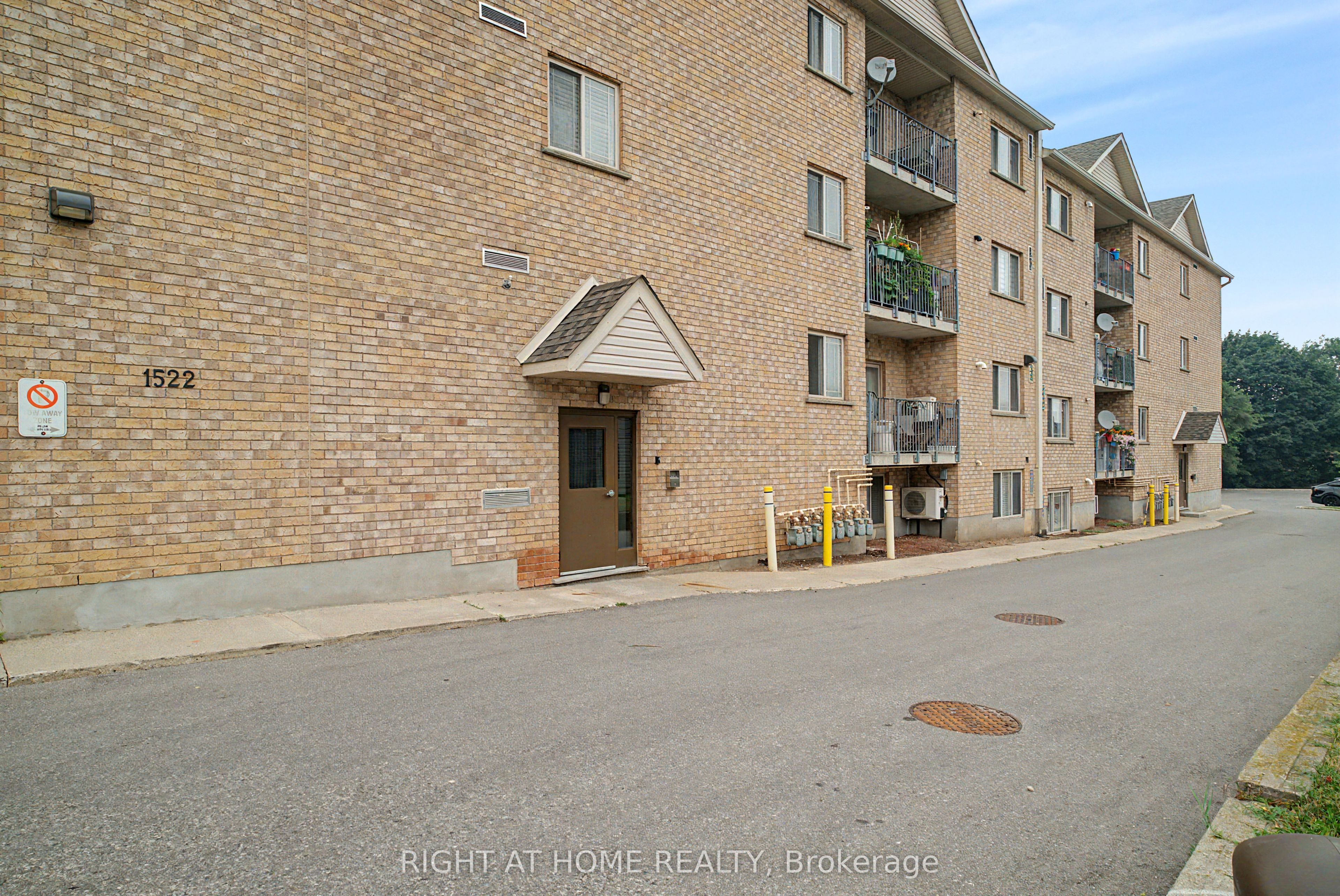 1522 King Street E 403, Kitchener, ON N2G 2P1 photo 4