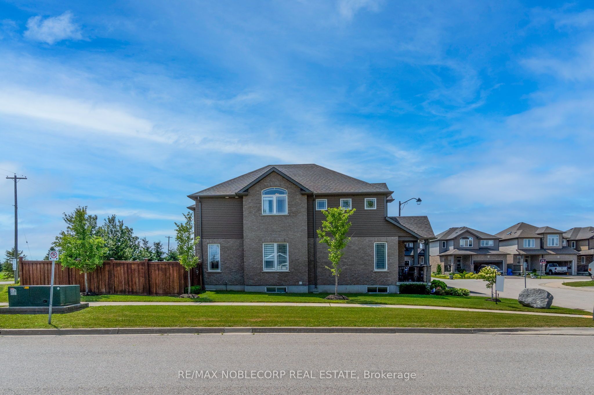 2 Sparrow Crescent, East Luther Grand Valley, ON L9W 7P2 photo 4