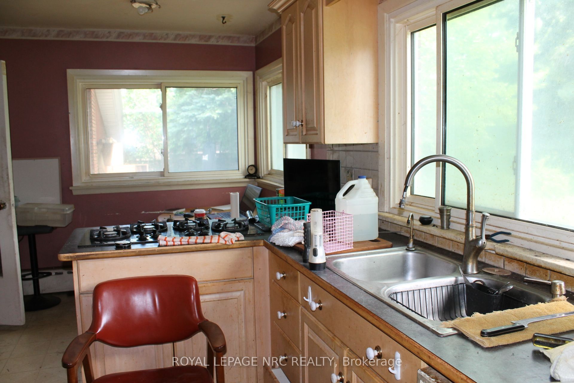 20 Woodmount Drive, St. Catharines, ON L2T 2X9 photo 4