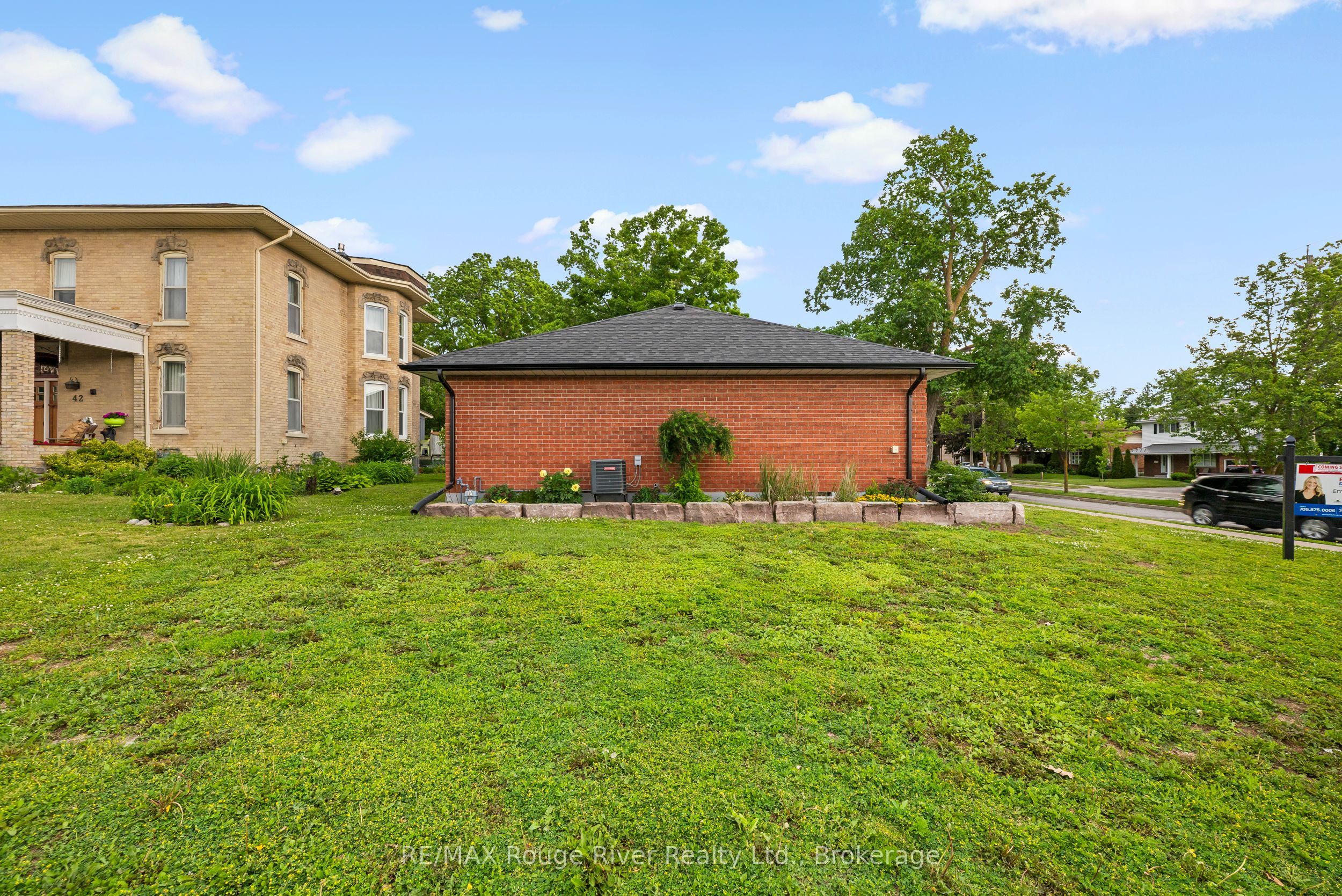 59 1/2 N Victoria Avenue N, Kawartha Lakes, ON K9V 4G4 photo 4
