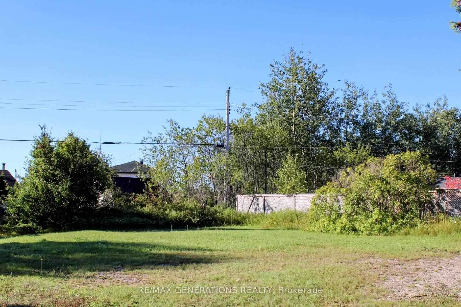 16 Sandpiper Avenue, Manitouwadge, ON P0T 2C0 photo 2
