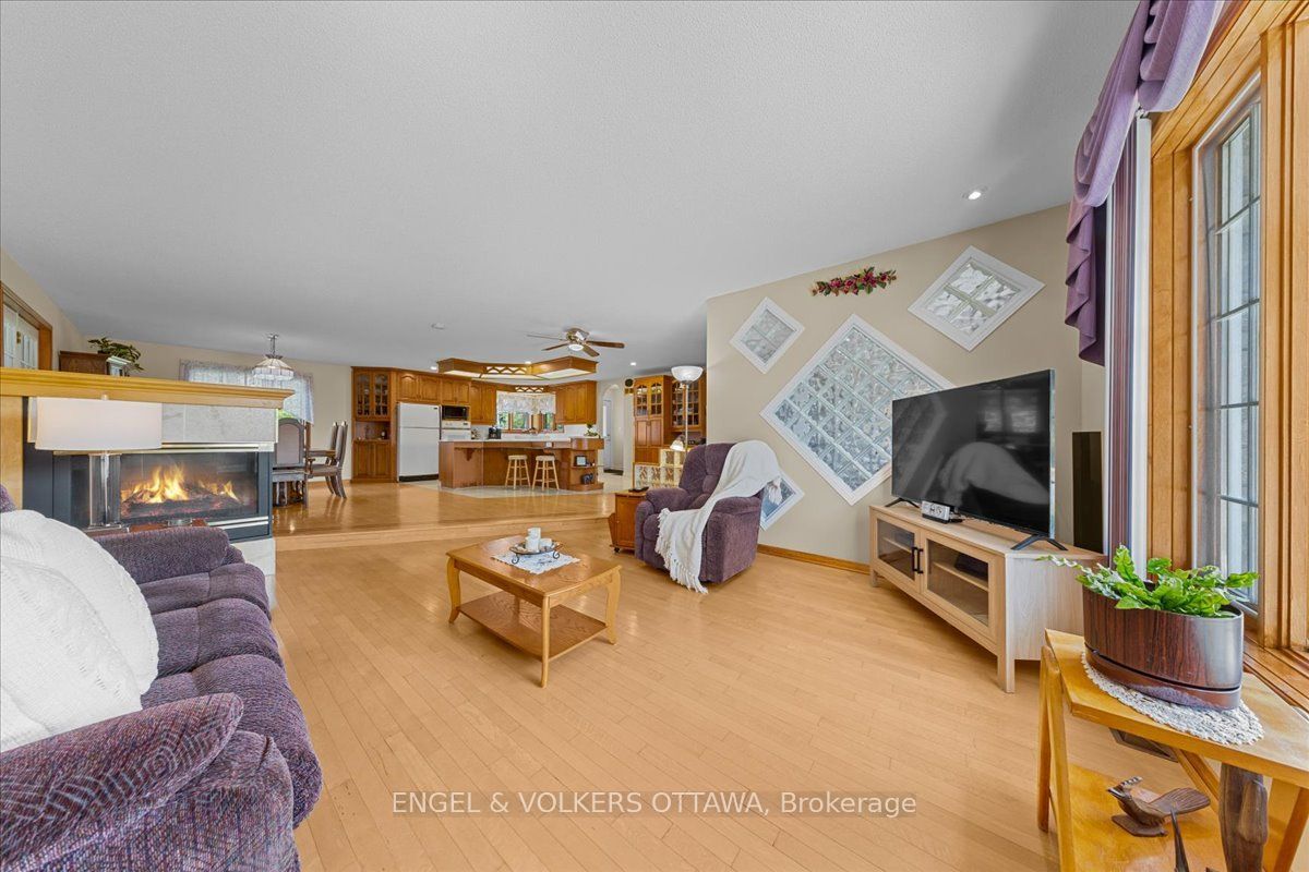 3805 Big Rideau Lake Road, Rideau Lakes, ON K0G 1V0 photo 5