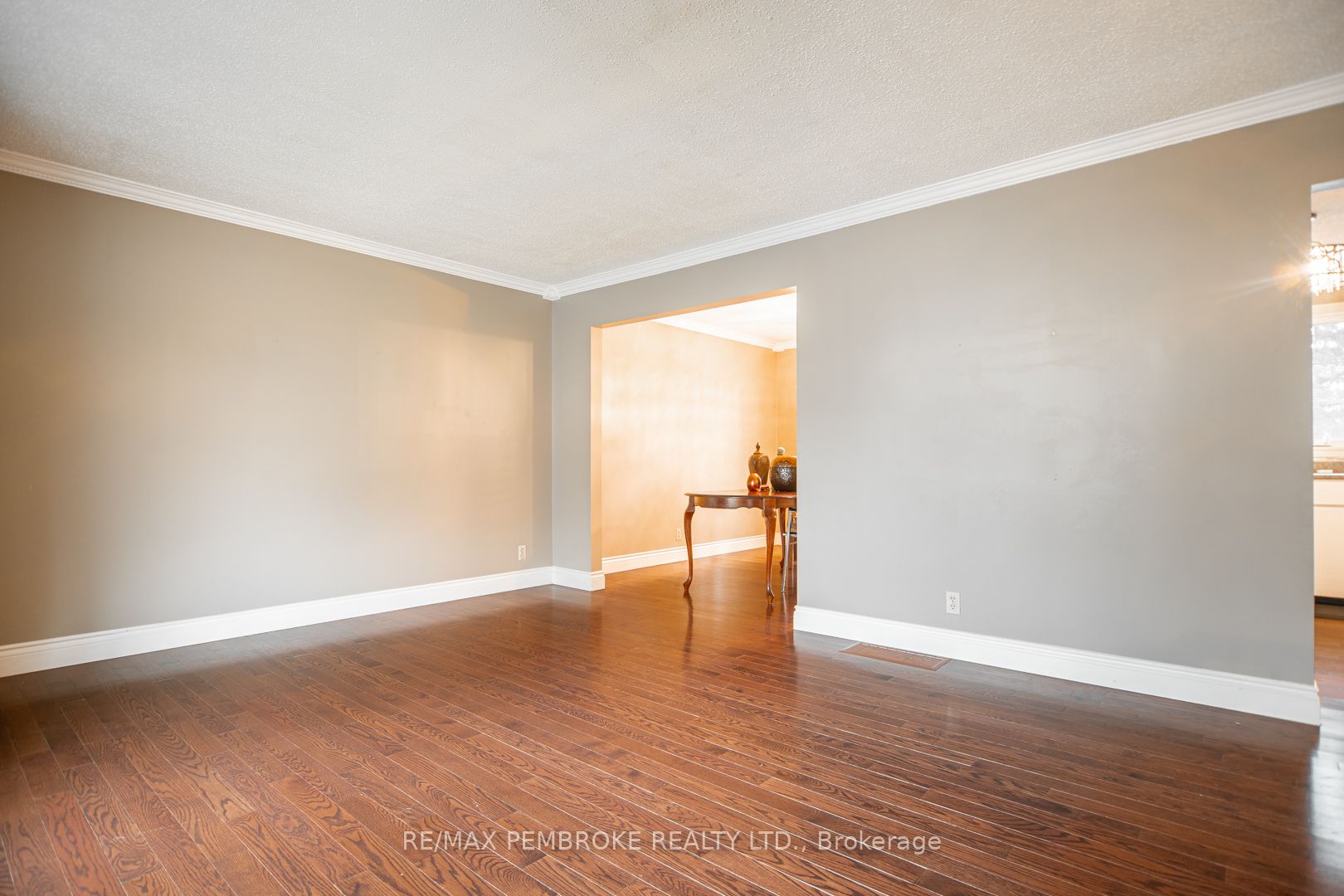 486 Irving Street, Pembroke, ON K8A 2T4 photo 5