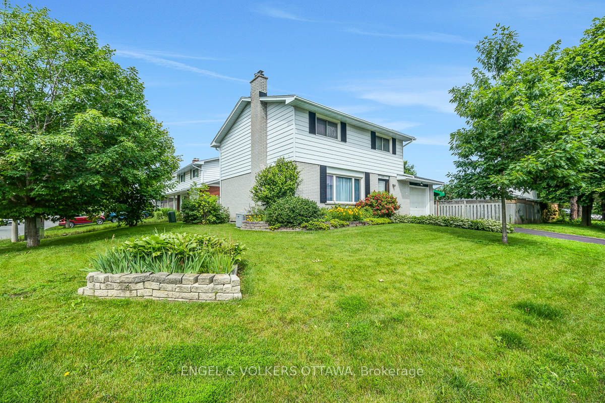 2695 Hickson Crescent S, Parkway Park - Queensway Terrace S and Area, ON K2H 6Y5 photo 3