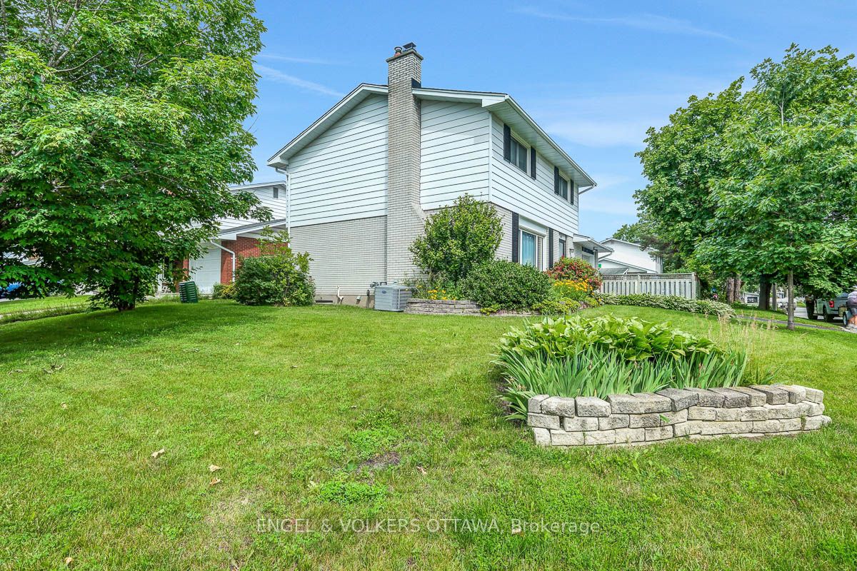 2695 Hickson Crescent S, Parkway Park - Queensway Terrace S and Area, ON K2H 6Y5 photo 4