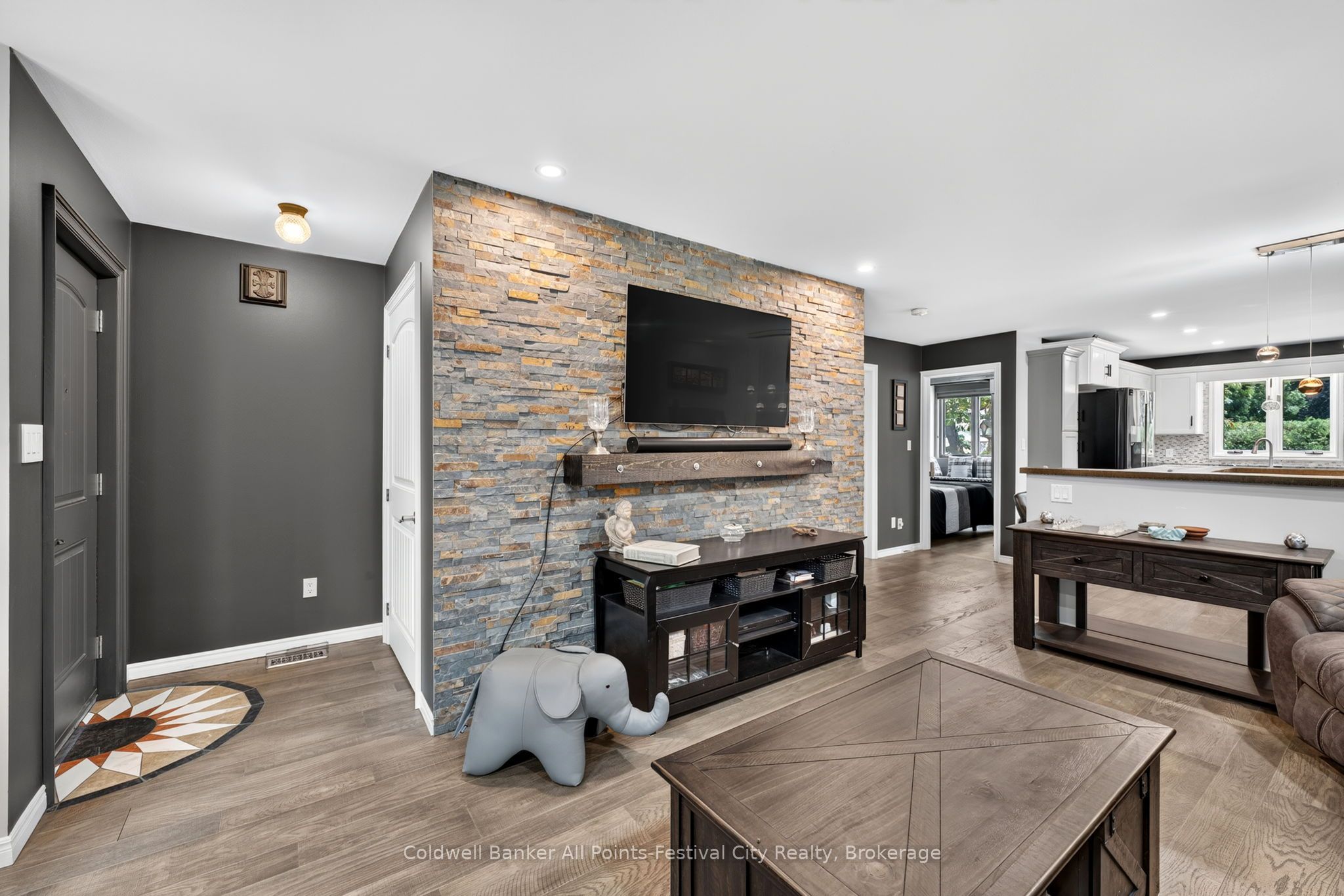 128 Cambria Road N, Goderich, ON N7A 2P8 photo 3