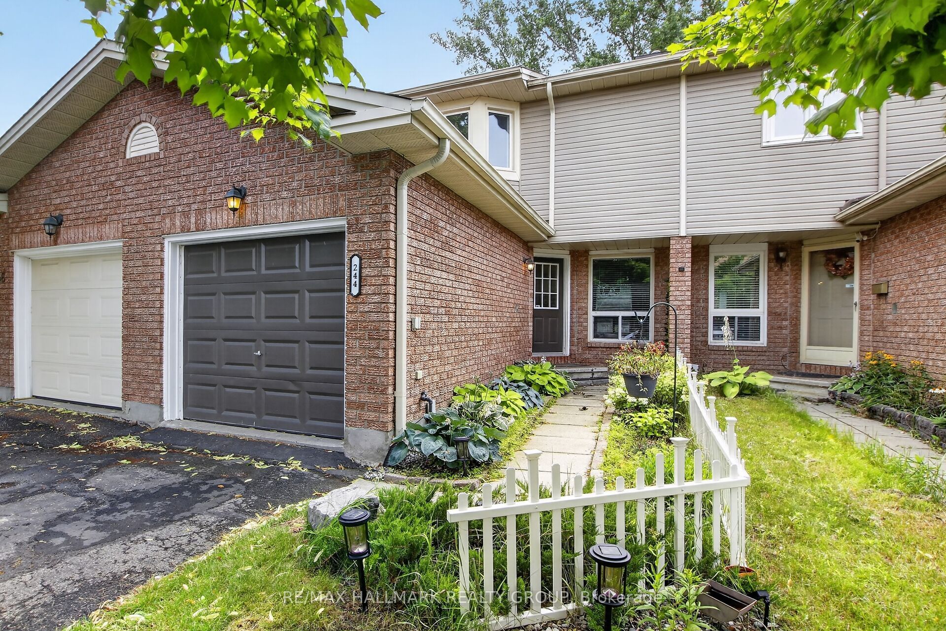 244 Huntersfield Drive, Hunt Club - South Keys and Area, ON K1T 3M5